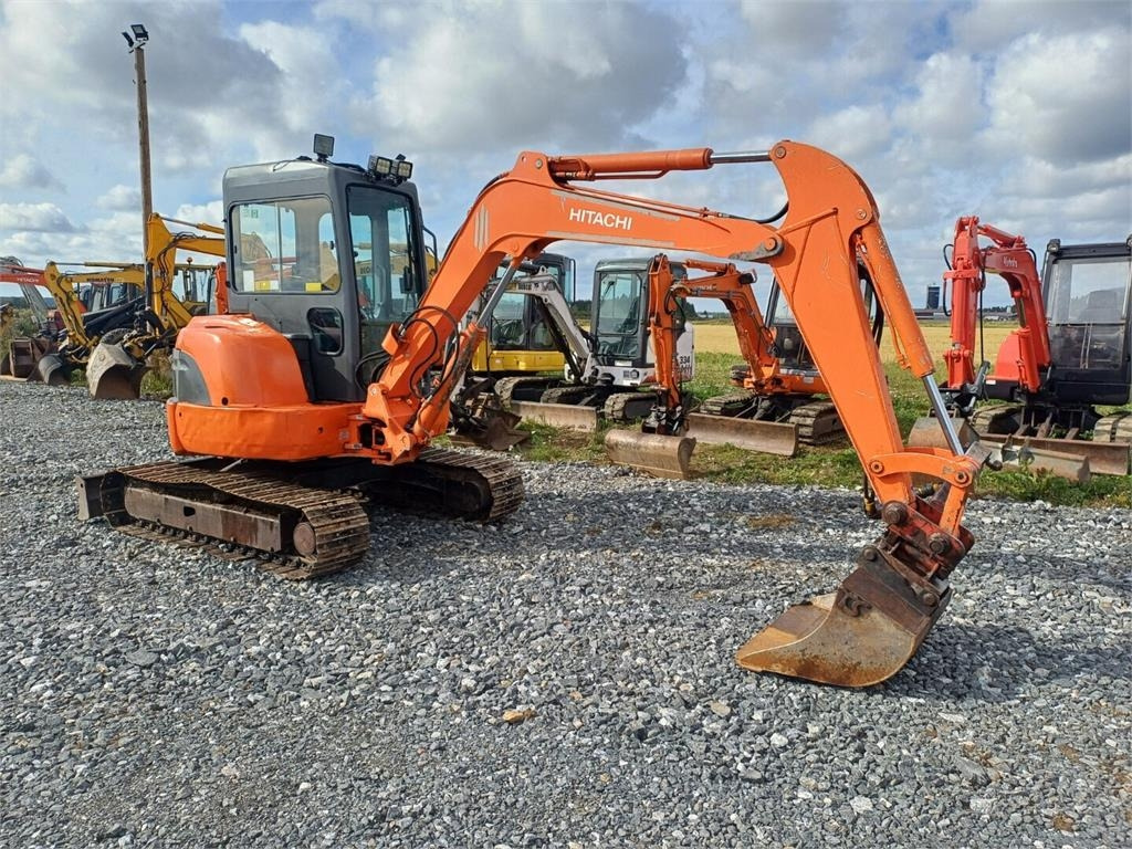 Hitachi EX50U kallistuvalla s40 liittimellä. - Μίνι εκσκαφέας: φωτογραφία 4 Hitachi EX50U kallistuvalla s40 liittimellä. - Μίνι εκσκαφέας: φωτογραφία 4