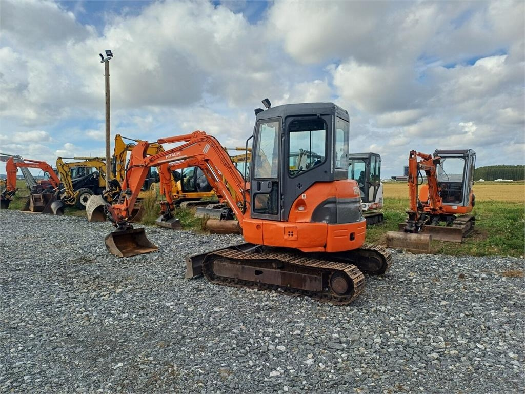 Hitachi EX50U kallistuvalla s40 liittimellä. - Μίνι εκσκαφέας: φωτογραφία 3 Hitachi EX50U kallistuvalla s40 liittimellä. - Μίνι εκσκαφέας: φωτογραφία 3