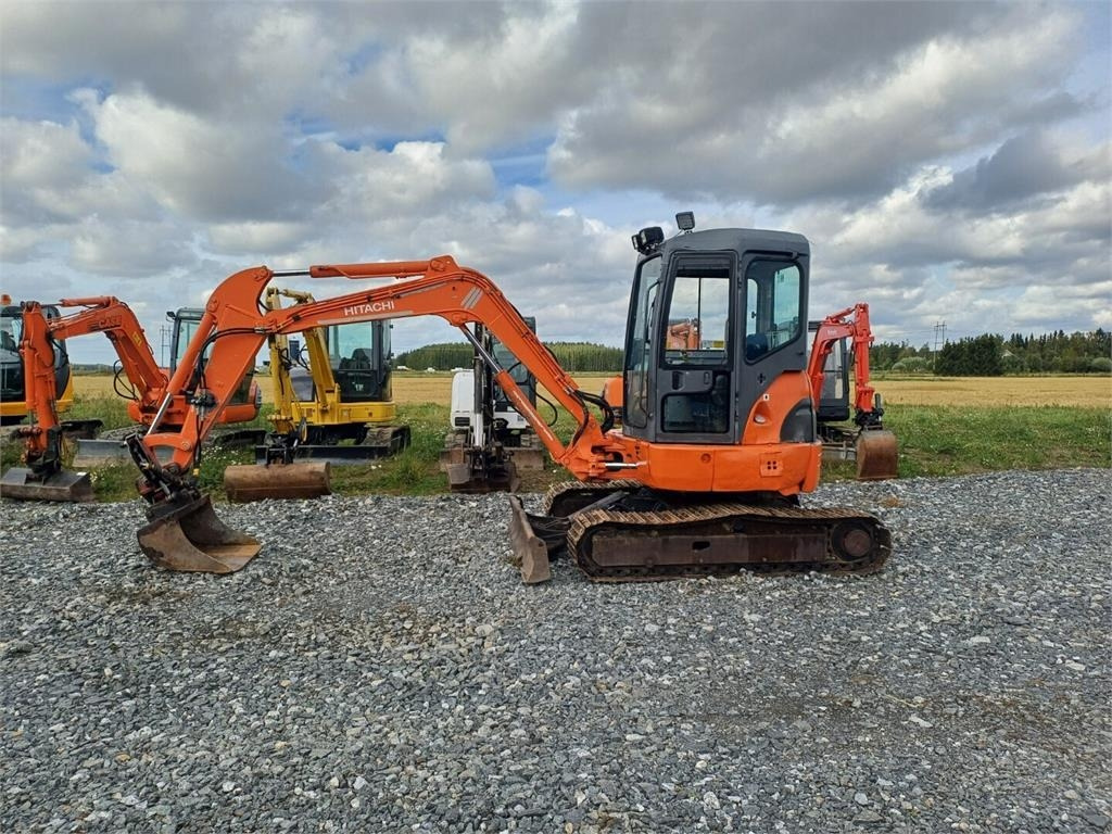 Hitachi EX50U kallistuvalla s40 liittimellä. - Μίνι εκσκαφέας: φωτογραφία 2 Hitachi EX50U kallistuvalla s40 liittimellä. - Μίνι εκσκαφέας: φωτογραφία 2