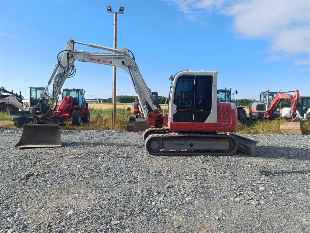 Takeuchi Tb175 Pyörittäjällä - Μίνι εκσκαφέας: φωτογραφία 2 Takeuchi Tb175 Pyörittäjällä - Μίνι εκσκαφέας: φωτογραφία 2