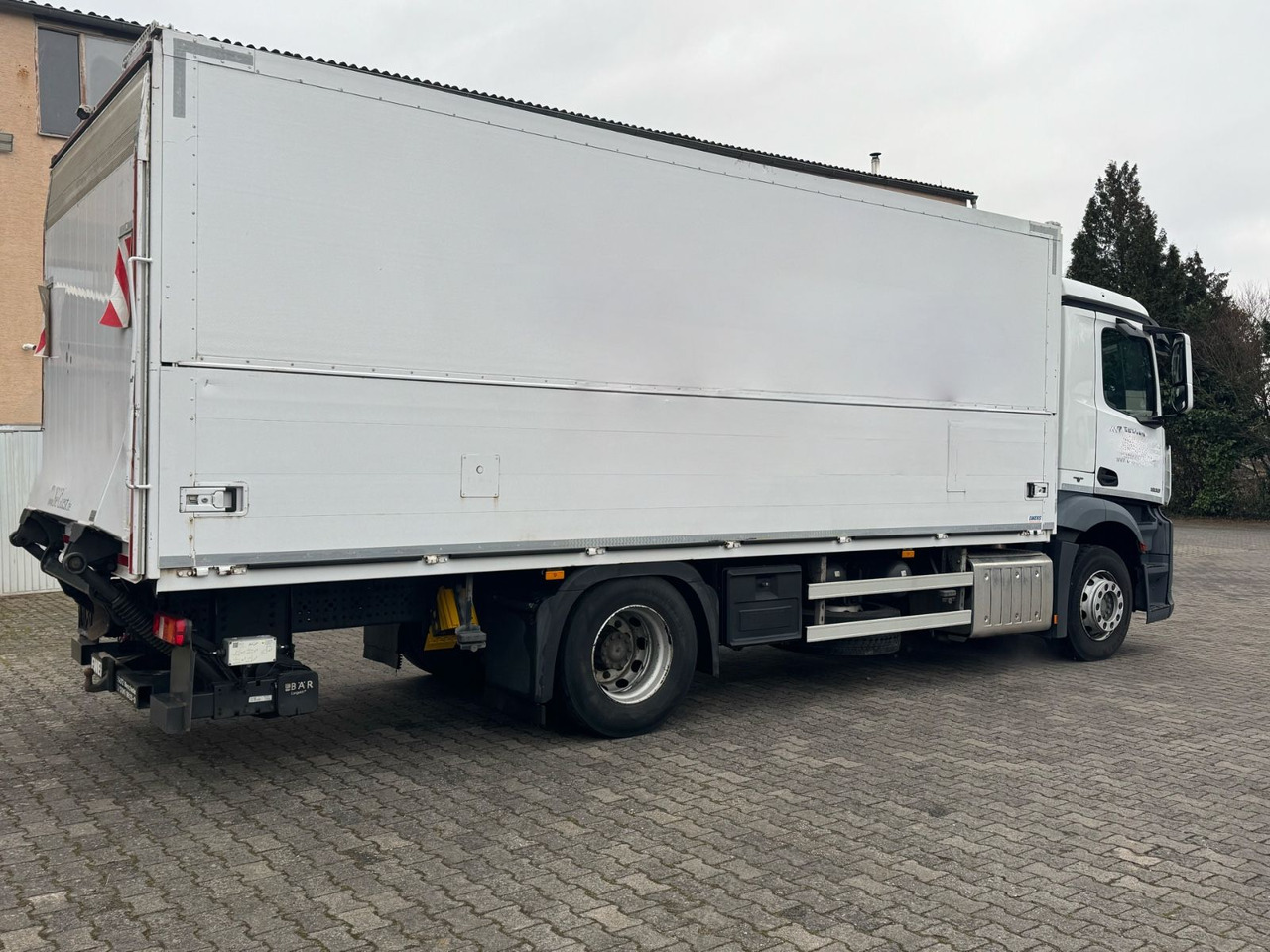 Mercedes-Benz Antos 1836L/4x2/2t.LBW/2xAHK/aus.1Hand/16.Pal. - Φορτηγό για τη μεταφορά ποτών: φωτογραφία 4 Mercedes-Benz Antos 1836L/4x2/2t.LBW/2xAHK/aus.1Hand/16.Pal. - Φορτηγό για τη μεταφορά ποτών: φωτογραφία 4