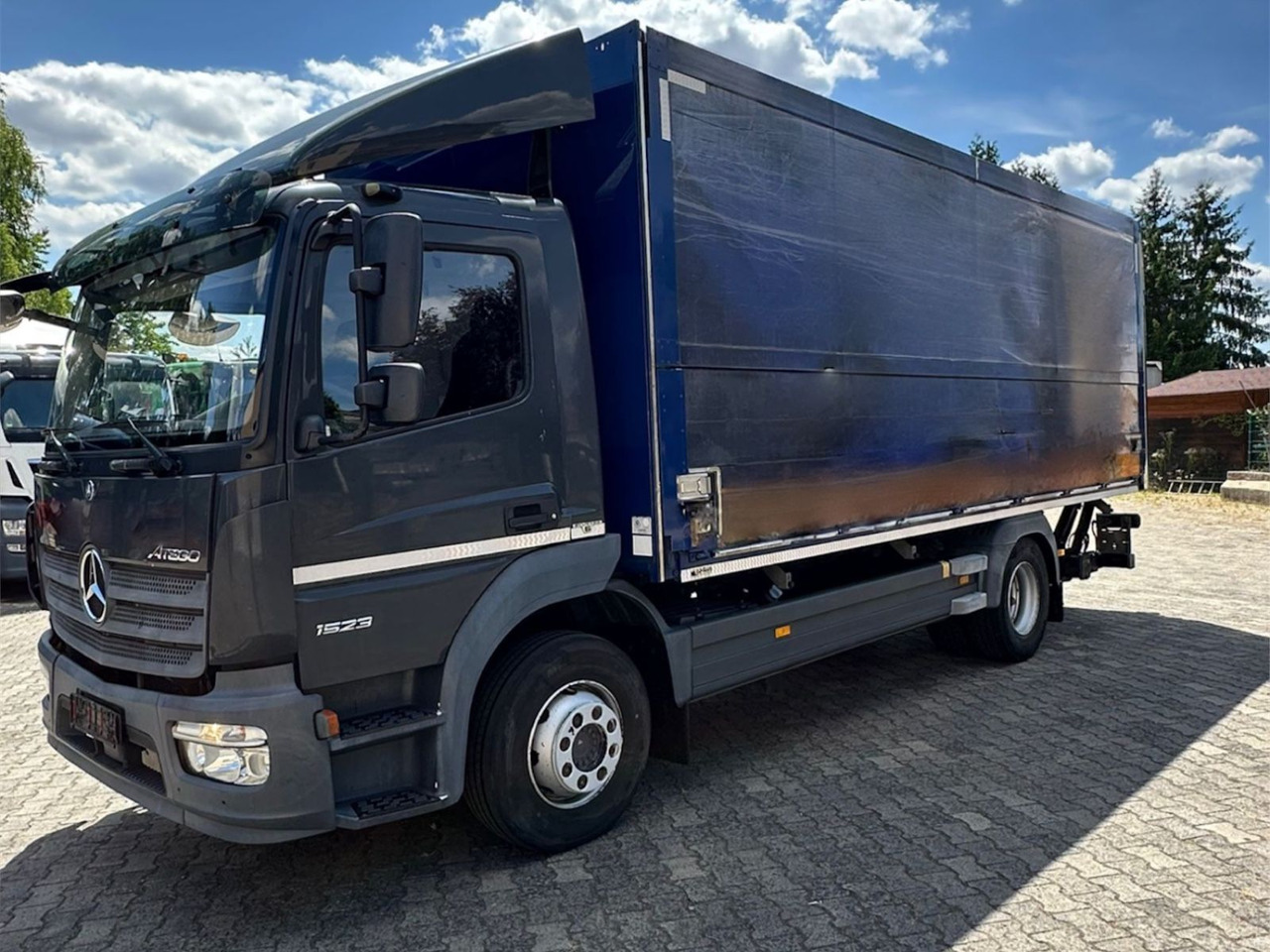 Mercedes-Benz Atego 1523/Klima/LBW/GT-Zertifiziert/2xAHK - Φορτηγό για τη μεταφορά ποτών: φωτογραφία 2 Mercedes-Benz Atego 1523/Klima/LBW/GT-Zertifiziert/2xAHK - Φορτηγό για τη μεταφορά ποτών: φωτογραφία 2