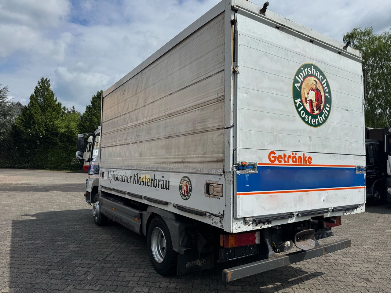 Mercedes-Benz Atego 818/Roll-Plane/Tüv-Neu/1xAHK-Maul/ - Φορτηγό για τη μεταφορά ποτών: φωτογραφία 4 Mercedes-Benz Atego 818/Roll-Plane/Tüv-Neu/1xAHK-Maul/ - Φορτηγό για τη μεταφορά ποτών: φωτογραφία 4