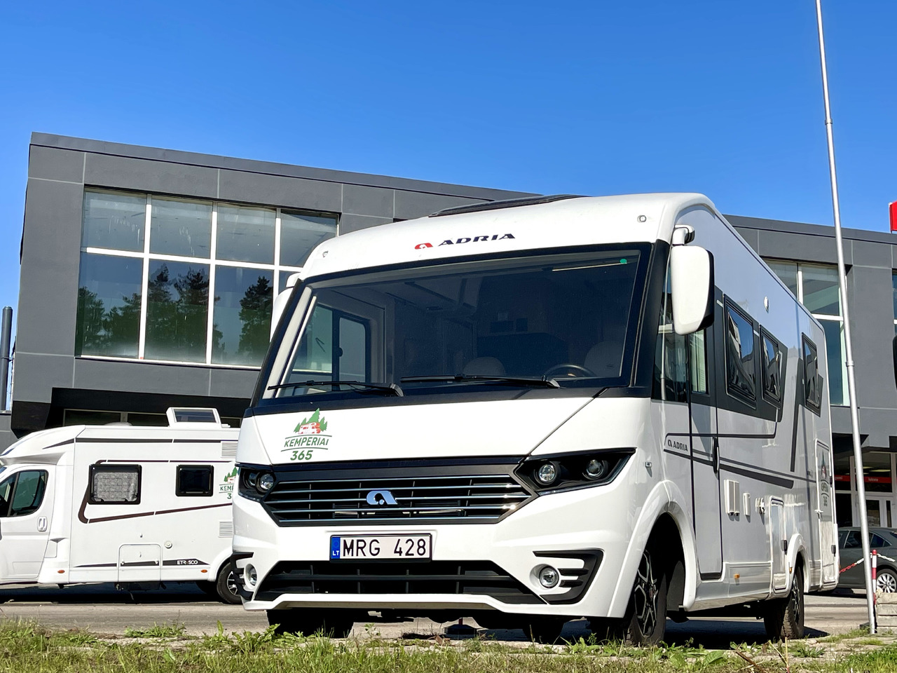 ADRIA Sonic Plus 700SL - Ενιαίο αυτοκινούμενο: φωτογραφία 1 ADRIA Sonic Plus 700SL - Ενιαίο αυτοκινούμενο: φωτογραφία 1