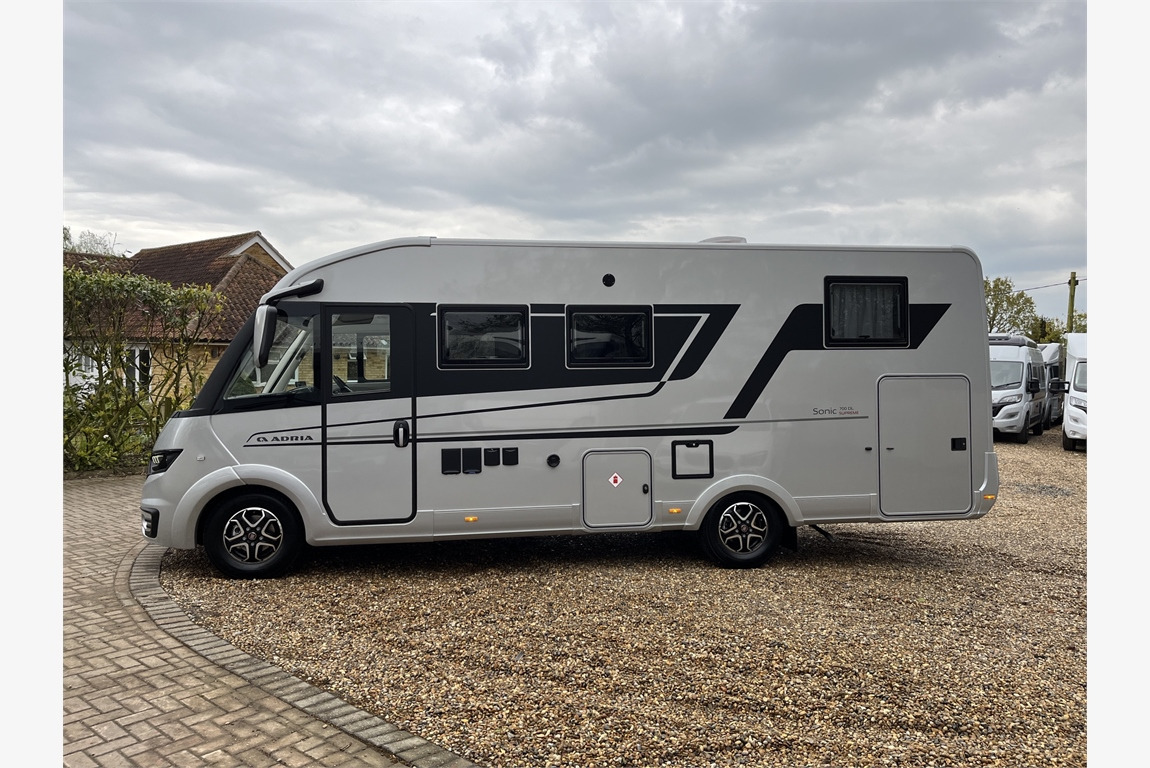 ADRIA Sonis Supreme - Ενιαίο αυτοκινούμενο: φωτογραφία 1 ADRIA Sonis Supreme - Ενιαίο αυτοκινούμενο: φωτογραφία 1