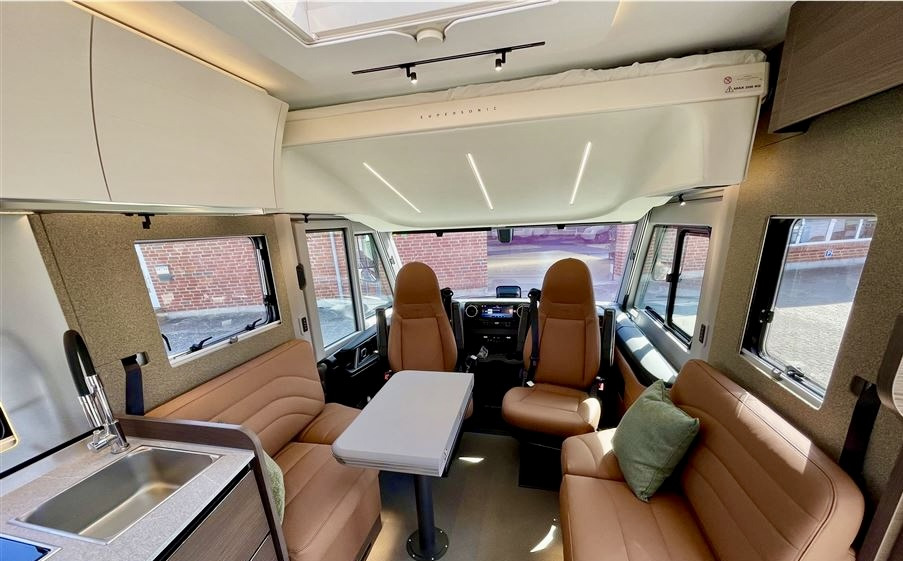 ADRIA Super Sonic 780 DC - Ενιαίο αυτοκινούμενο: φωτογραφία 4 ADRIA Super Sonic 780 DC - Ενιαίο αυτοκινούμενο: φωτογραφία 4