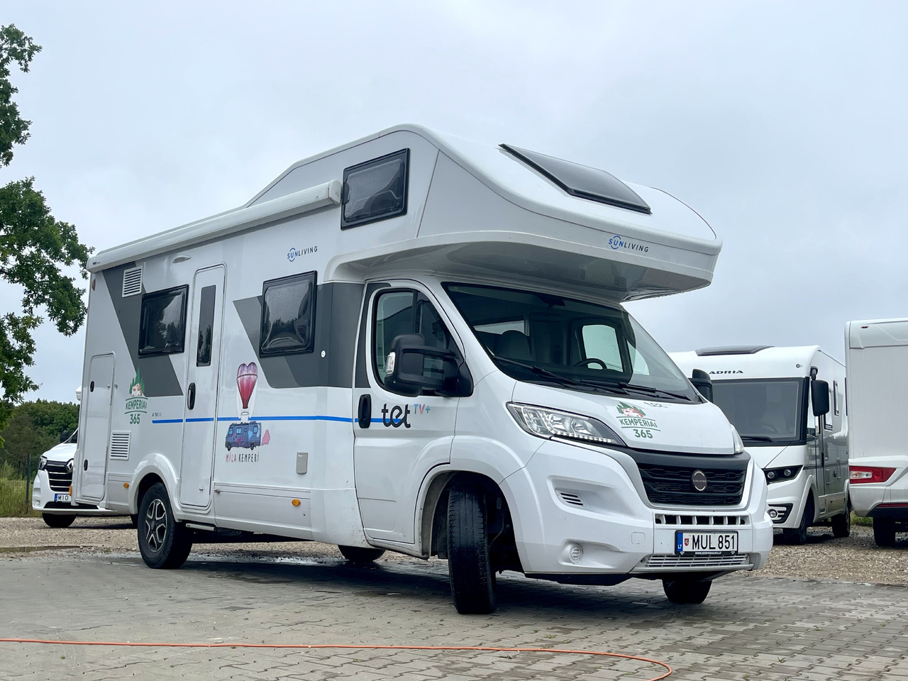 SUN LIVING A 70 DK - Αυτοκινούμενο με σοφίτα: φωτογραφία 2 SUN LIVING A 70 DK - Αυτοκινούμενο με σοφίτα: φωτογραφία 2