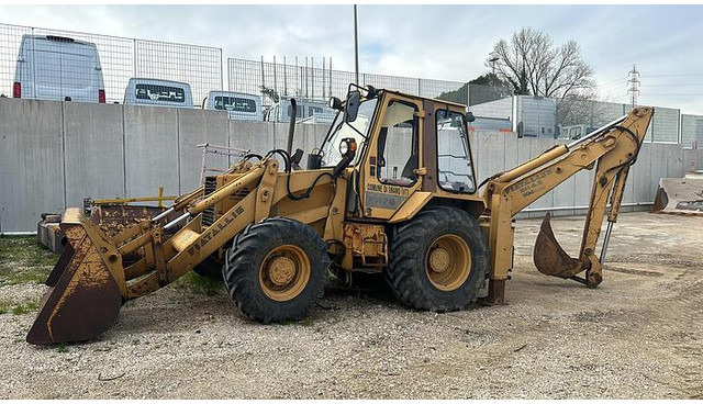 Fiat ALLIS BH4.5 - Φορτωτής εκσκαφέας: φωτογραφία 1 Fiat ALLIS BH4.5 - Φορτωτής εκσκαφέας: φωτογραφία 1