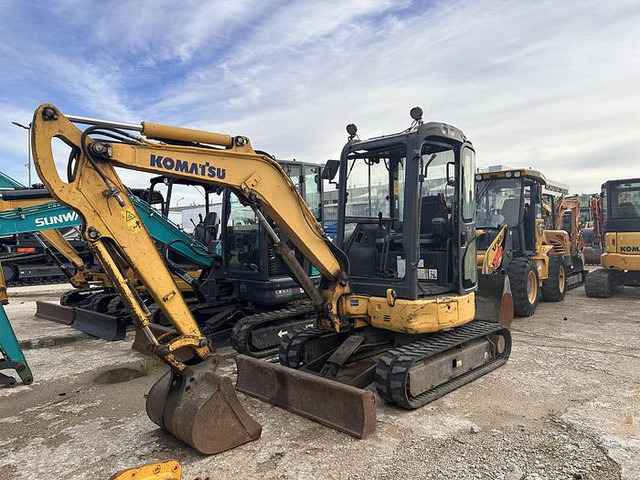 Komatsu PC30 - Μίνι εκσκαφέας: φωτογραφία 1 Komatsu PC30 - Μίνι εκσκαφέας: φωτογραφία 1