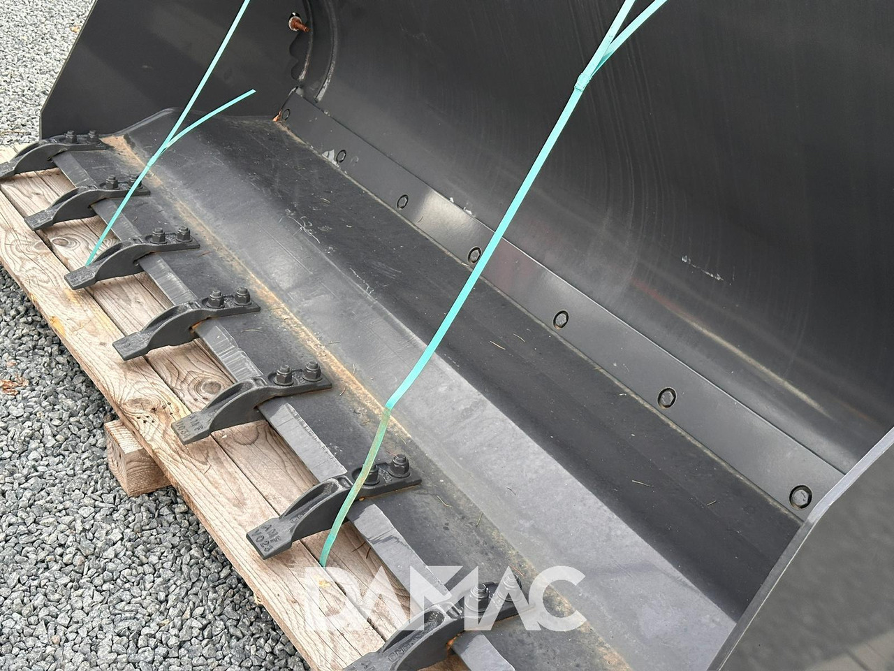 NEW HOLLAND 220 - Κουβάς για φορτωτή: φωτογραφία 3 NEW HOLLAND 220 - Κουβάς για φορτωτή: φωτογραφία 3