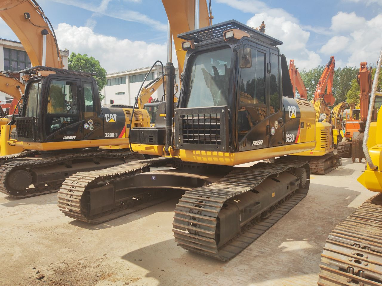 CATERPILLAR 323D - Ερπυστριοφόρος εκσκαφέας: φωτογραφία 4 CATERPILLAR 323D - Ερπυστριοφόρος εκσκαφέας: φωτογραφία 4