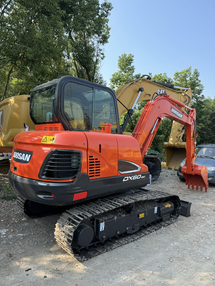DOOSAN DX60 - Ερπυστριοφόρος εκσκαφέας: φωτογραφία 1 DOOSAN DX60 - Ερπυστριοφόρος εκσκαφέας: φωτογραφία 1