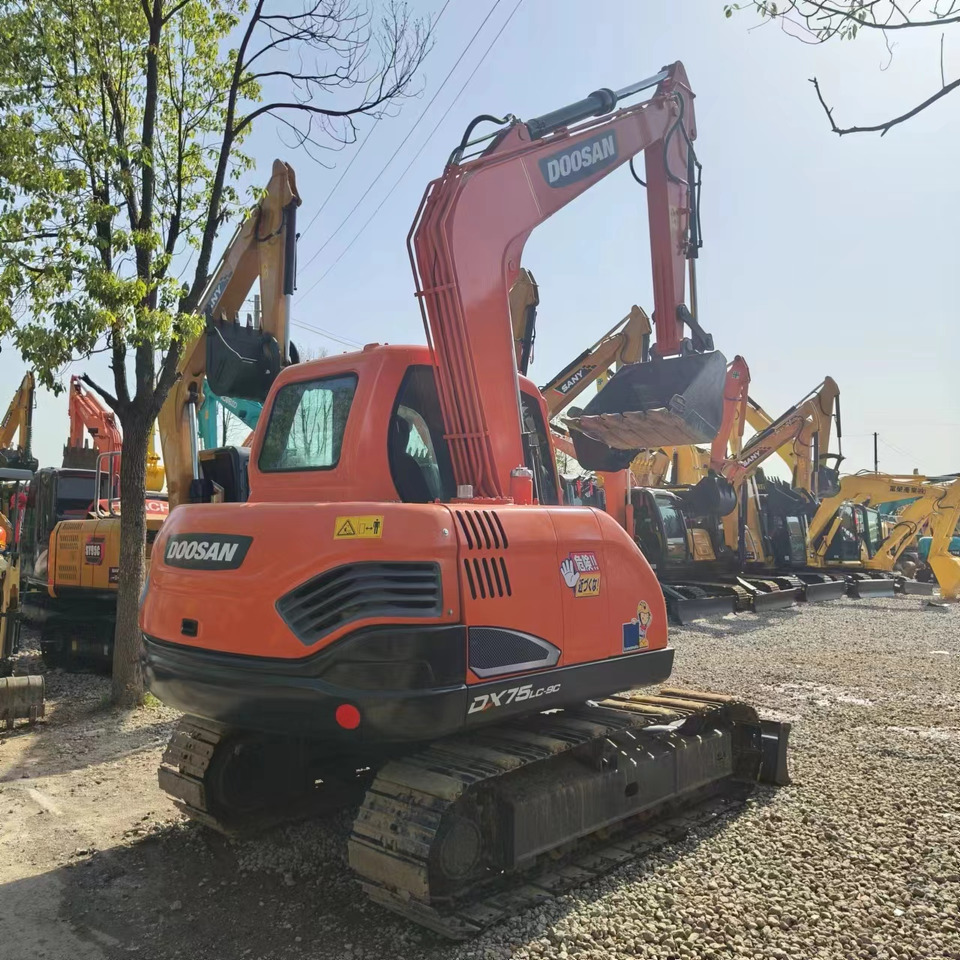 DOOSAN DX75 - Μίνι εκσκαφέας: φωτογραφία 2 DOOSAN DX75 - Μίνι εκσκαφέας: φωτογραφία 2