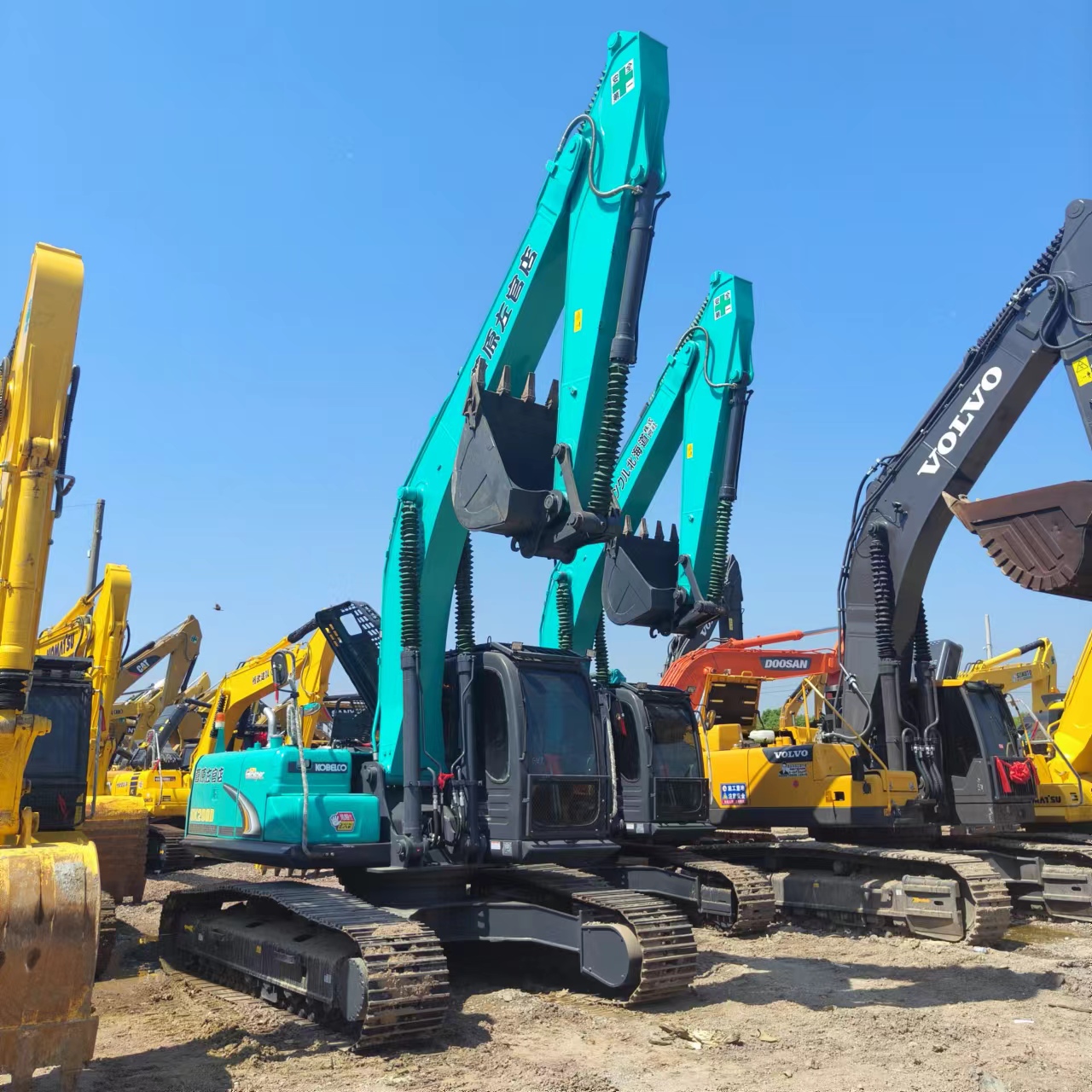 KOBELCO SK200D - Ερπυστριοφόρος εκσκαφέας: φωτογραφία 1 KOBELCO SK200D - Ερπυστριοφόρος εκσκαφέας: φωτογραφία 1
