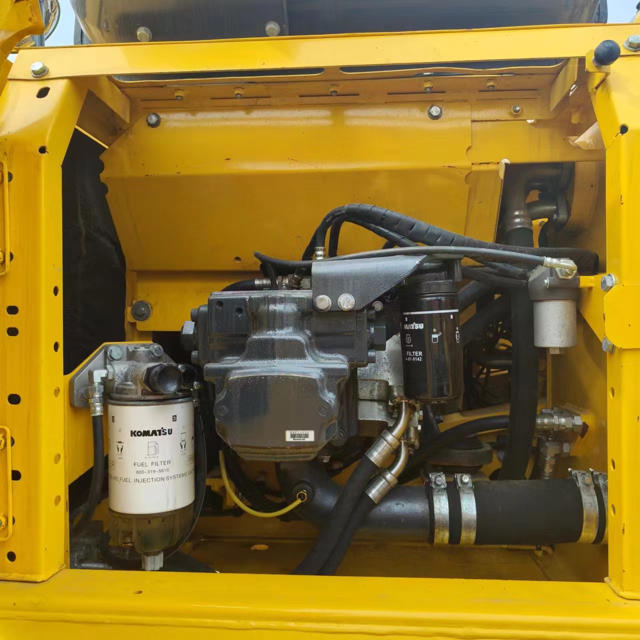 KOMATSU PC240 - Ερπυστριοφόρος εκσκαφέας: φωτογραφία 5 KOMATSU PC240 - Ερπυστριοφόρος εκσκαφέας: φωτογραφία 5