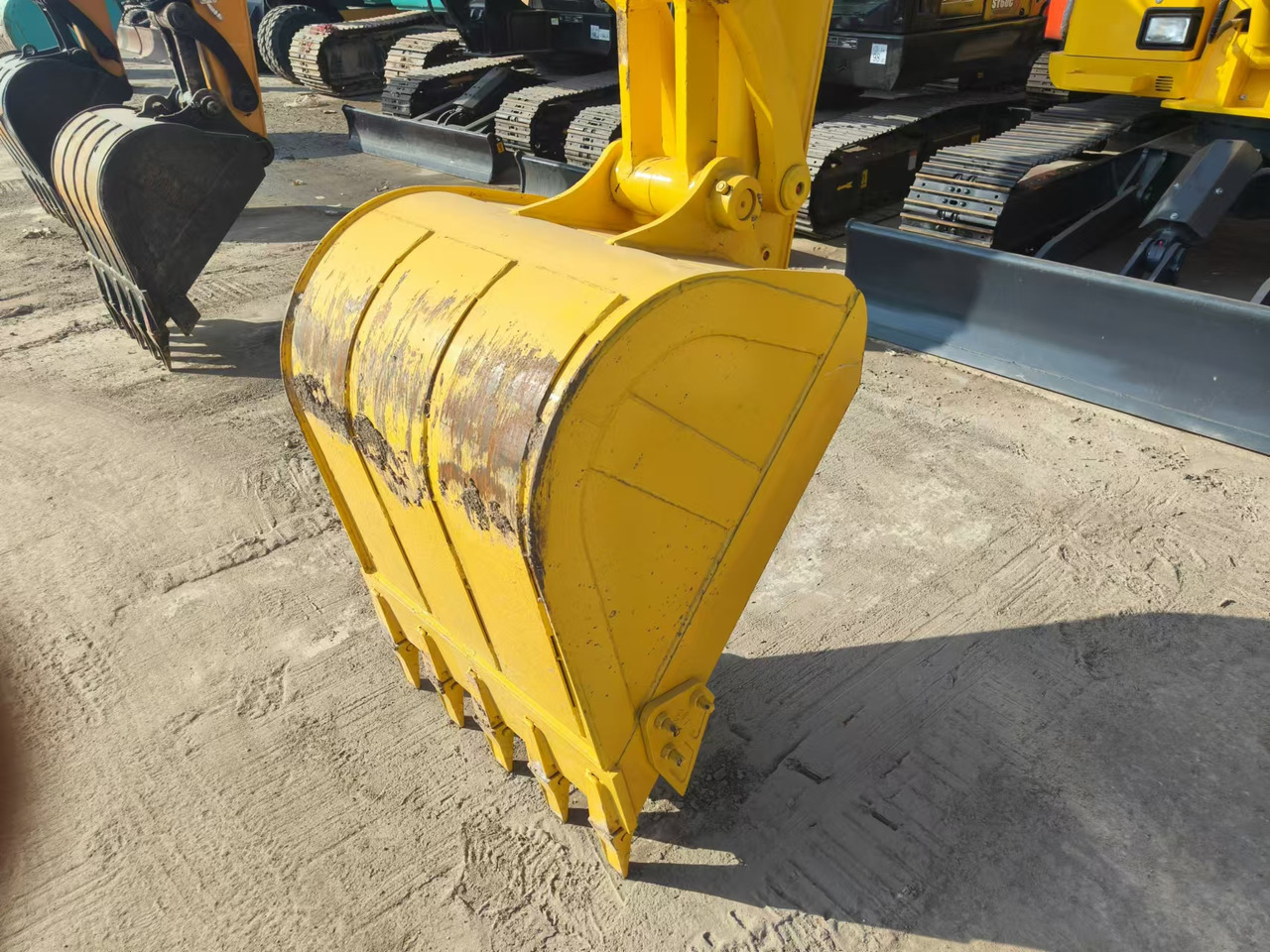 KOMATSU pc210 - Ερπυστριοφόρος εκσκαφέας: φωτογραφία 3 KOMATSU pc210 - Ερπυστριοφόρος εκσκαφέας: φωτογραφία 3