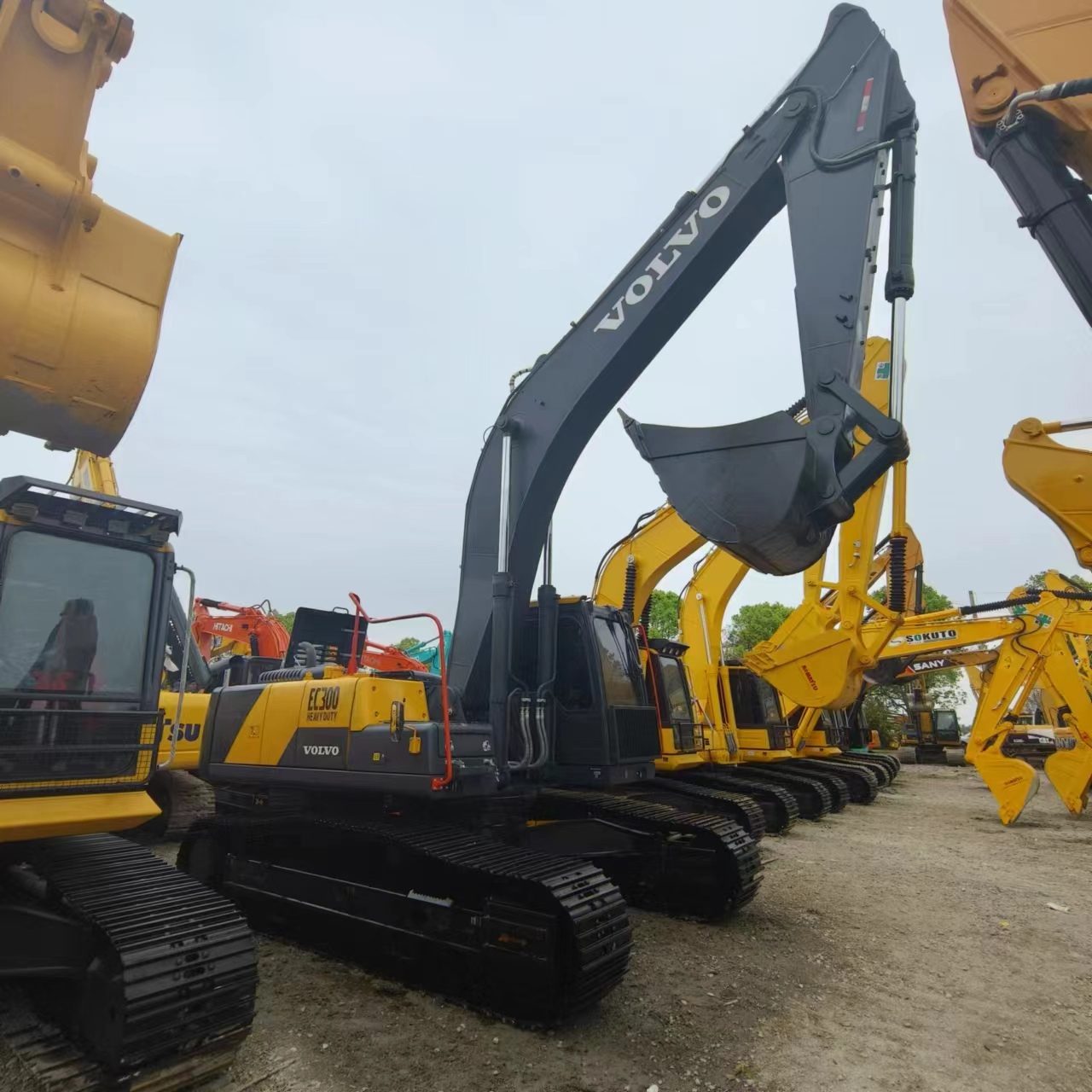 VOLVO EC300 - Ερπυστριοφόρος εκσκαφέας: φωτογραφία 1 VOLVO EC300 - Ερπυστριοφόρος εκσκαφέας: φωτογραφία 1