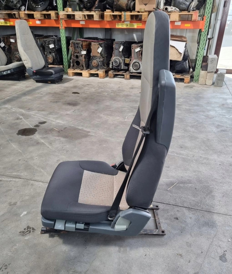 FOTEL LEWY SIEDZENIE KIEROWCY RENAULT MIDLUM PREMIUM DXI - Kάθισμα: φωτογραφία 4 FOTEL LEWY SIEDZENIE KIEROWCY RENAULT MIDLUM PREMIUM DXI - Kάθισμα: φωτογραφία 4