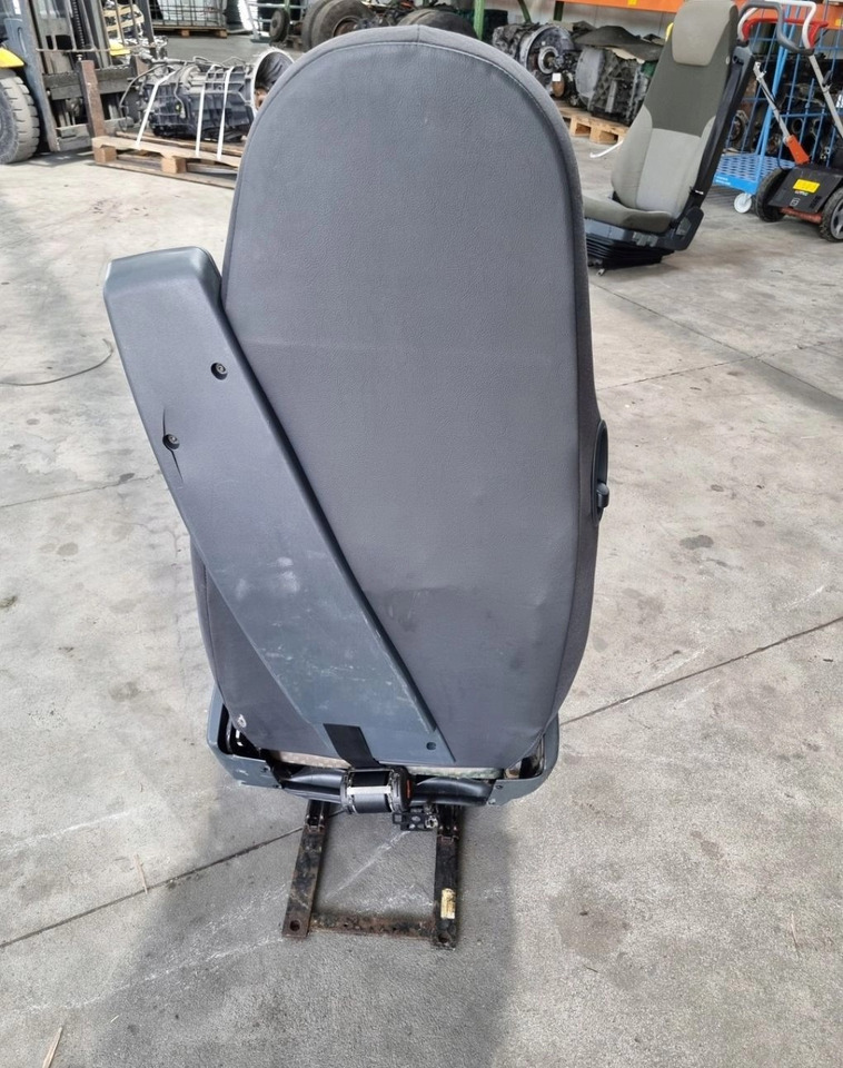FOTEL LEWY SIEDZENIE KIEROWCY RENAULT MIDLUM PREMIUM DXI - Kάθισμα: φωτογραφία 3 FOTEL LEWY SIEDZENIE KIEROWCY RENAULT MIDLUM PREMIUM DXI - Kάθισμα: φωτογραφία 3