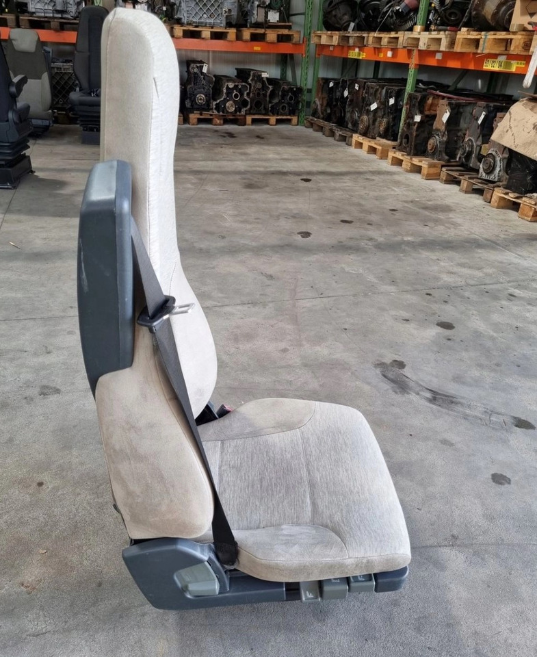 FOTEL PNEUMATYCZNY PRAWY SIEDZENIE PASAŻERA RENAULT PREMIUM MIDLUM DXI - Kάθισμα: φωτογραφία 3 FOTEL PNEUMATYCZNY PRAWY SIEDZENIE PASAŻERA RENAULT PREMIUM MIDLUM DXI - Kάθισμα: φωτογραφία 3