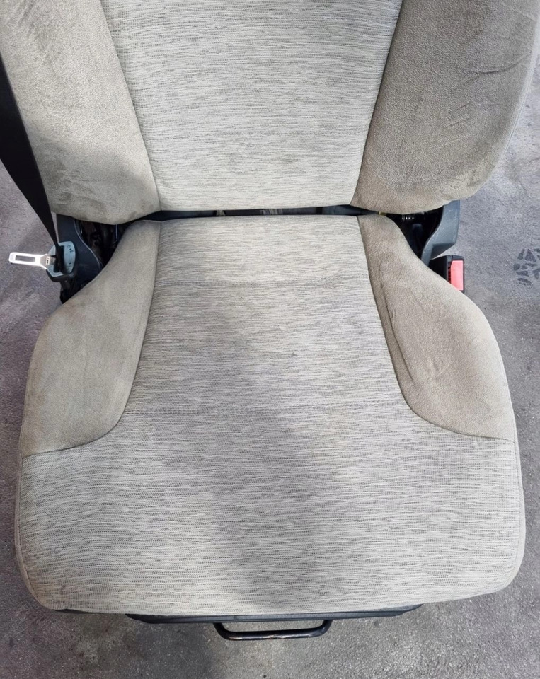 FOTEL PNEUMATYCZNY PRAWY SIEDZENIE PASAŻERA RENAULT PREMIUM MIDLUM DXI - Kάθισμα: φωτογραφία 4 FOTEL PNEUMATYCZNY PRAWY SIEDZENIE PASAŻERA RENAULT PREMIUM MIDLUM DXI - Kάθισμα: φωτογραφία 4