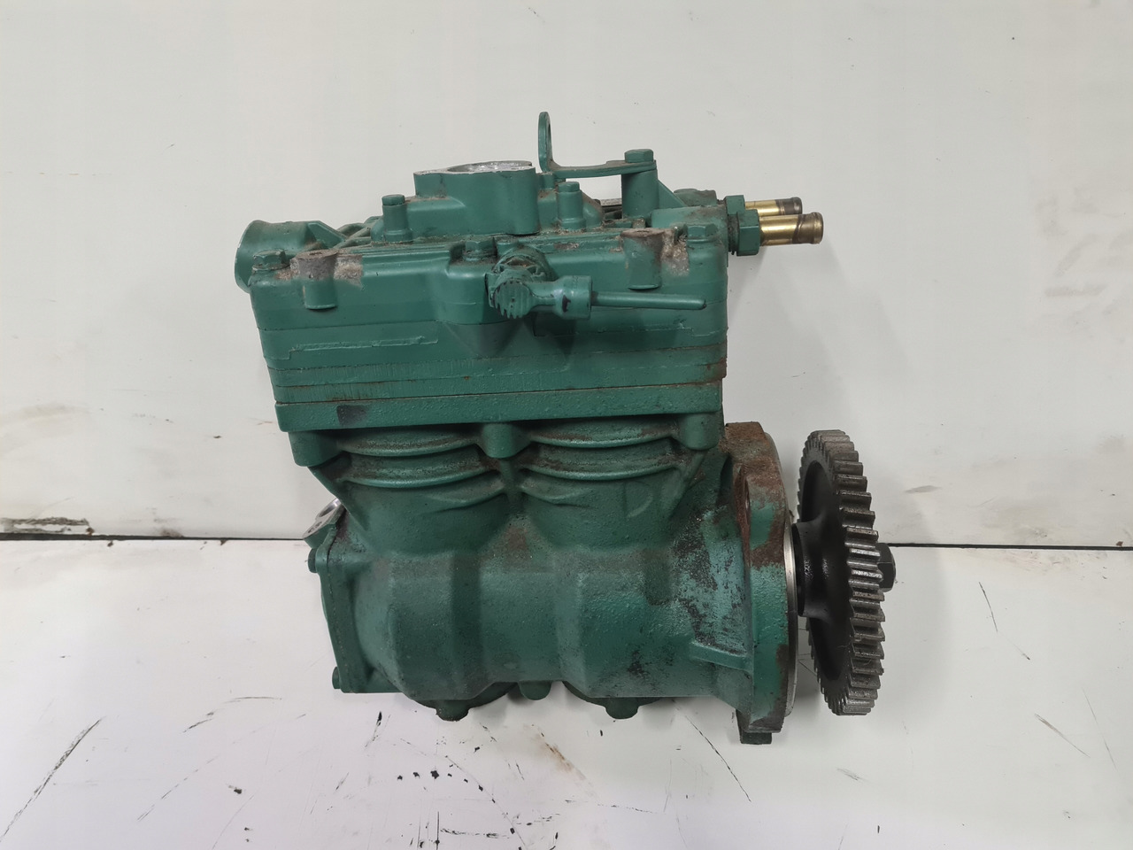 KNORR-BREMSE SPRĘŻARKA KOMPRESOR POWIETRZA RENAULT GAMA T EVO VOLVO FH 5 FM 5 ORYGINAŁ - Κομπρεσέρ για Φορτηγό: φωτογραφία 2 KNORR-BREMSE SPRĘŻARKA KOMPRESOR POWIETRZA RENAULT GAMA T EVO VOLVO FH 5 FM 5 ORYGINAŁ - Κομπρεσέρ για Φορτηγό: φωτογραφία 2