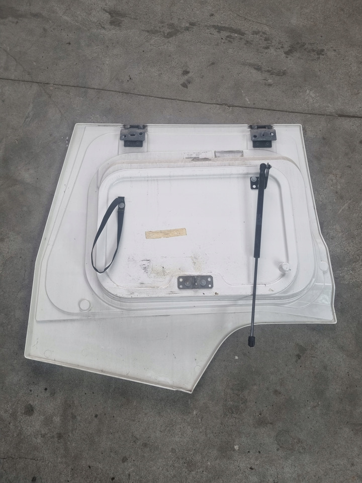 RENAULT KLAPA SCHOWKA DRZWICZKI LEWE RENAULT GAMA RANGE T - Αμάξωμα και εξωτερικό για Φορτηγό: φωτογραφία 2 RENAULT KLAPA SCHOWKA DRZWICZKI LEWE RENAULT GAMA RANGE T - Αμάξωμα και εξωτερικό για Φορτηγό: φωτογραφία 2