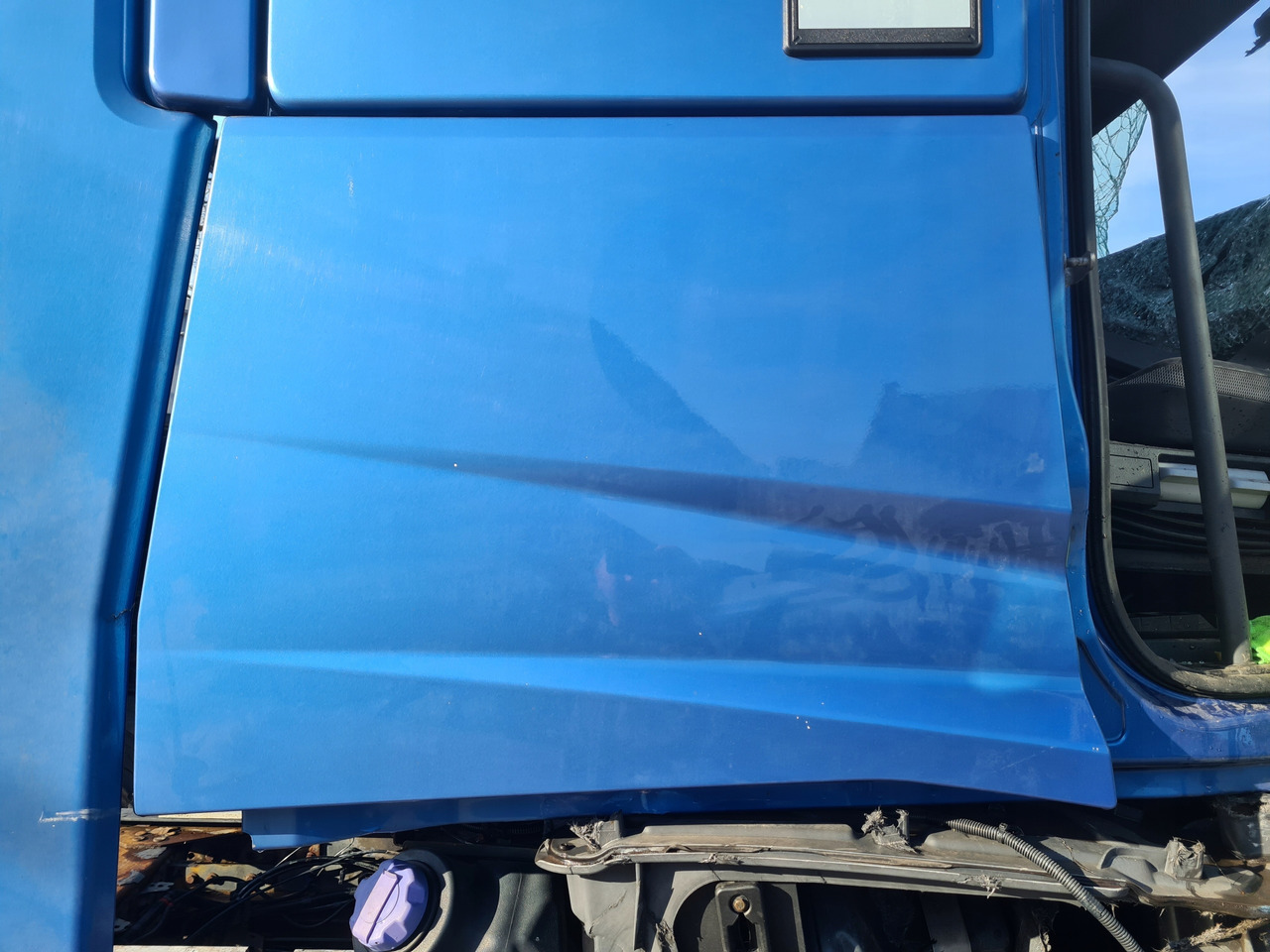 RENAULT KLAPA SCHOWKA DRZWICZKI LEWE RENAULT GAMA T HIGH - Αμάξωμα και εξωτερικό για Φορτηγό: φωτογραφία 1 RENAULT KLAPA SCHOWKA DRZWICZKI LEWE RENAULT GAMA T HIGH - Αμάξωμα και εξωτερικό για Φορτηγό: φωτογραφία 1