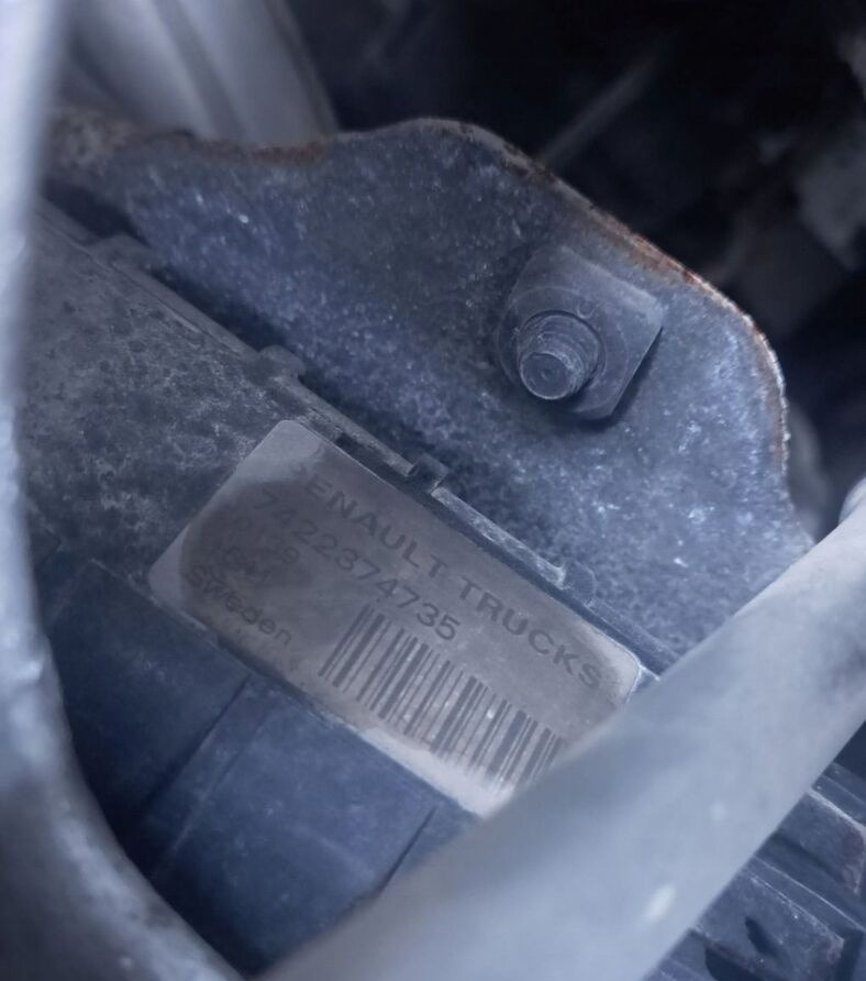 Renault CHŁODNICA WODY CIECZY PŁYNU GAMA T RANGE DTI 11 7422374735 - Ψυγείο αυτοκίνητο για Φορτηγό: φωτογραφία 1 Renault CHŁODNICA WODY CIECZY PŁYNU GAMA T RANGE DTI 11 7422374735 - Ψυγείο αυτοκίνητο για Φορτηγό: φωτογραφία 1