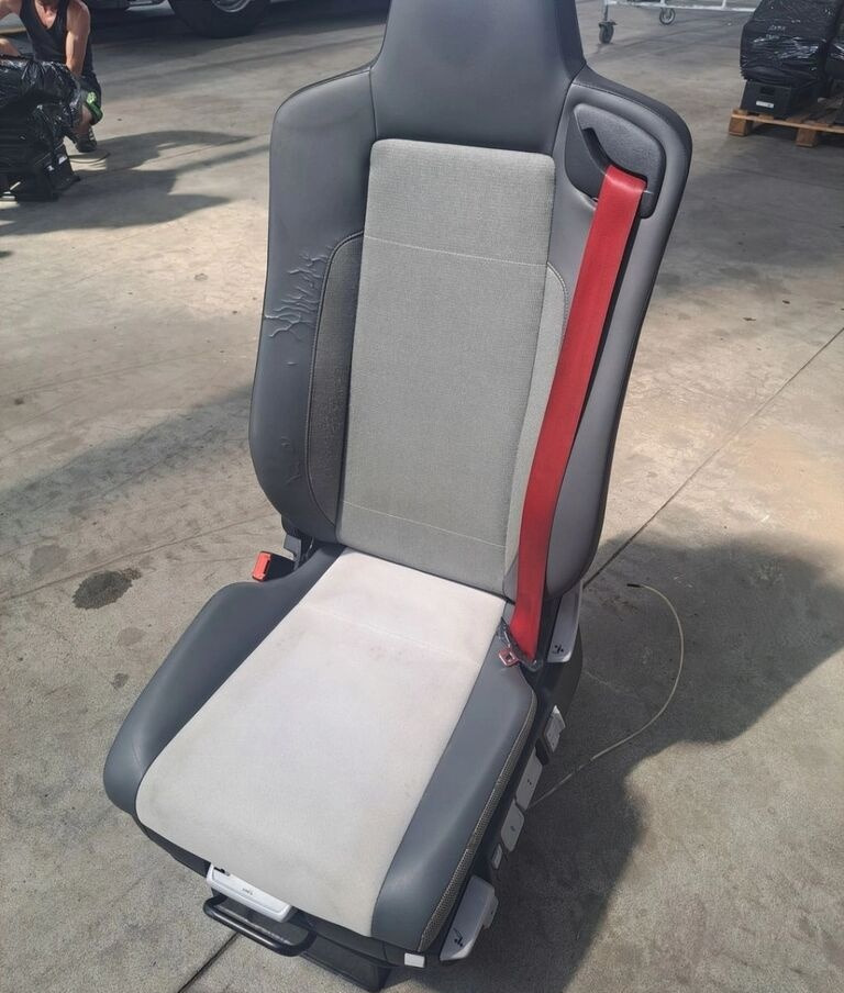 Renault SIEDZENIE KIEROWCY Renault RANGE GAMA T C K - Kάθισμα για Φορτηγό: φωτογραφία 1 Renault SIEDZENIE KIEROWCY Renault RANGE GAMA T C K - Kάθισμα για Φορτηγό: φωτογραφία 1