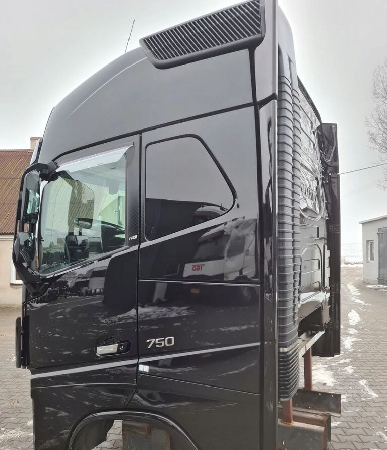 VOLVO KABINA KOMPLETNA VOLVO FH 16 750 EURO 6 GLOBETROTTER 2018 ROK - Καμπίνα για Φορτηγό: φωτογραφία 3 VOLVO KABINA KOMPLETNA VOLVO FH 16 750 EURO 6 GLOBETROTTER 2018 ROK - Καμπίνα για Φορτηγό: φωτογραφία 3