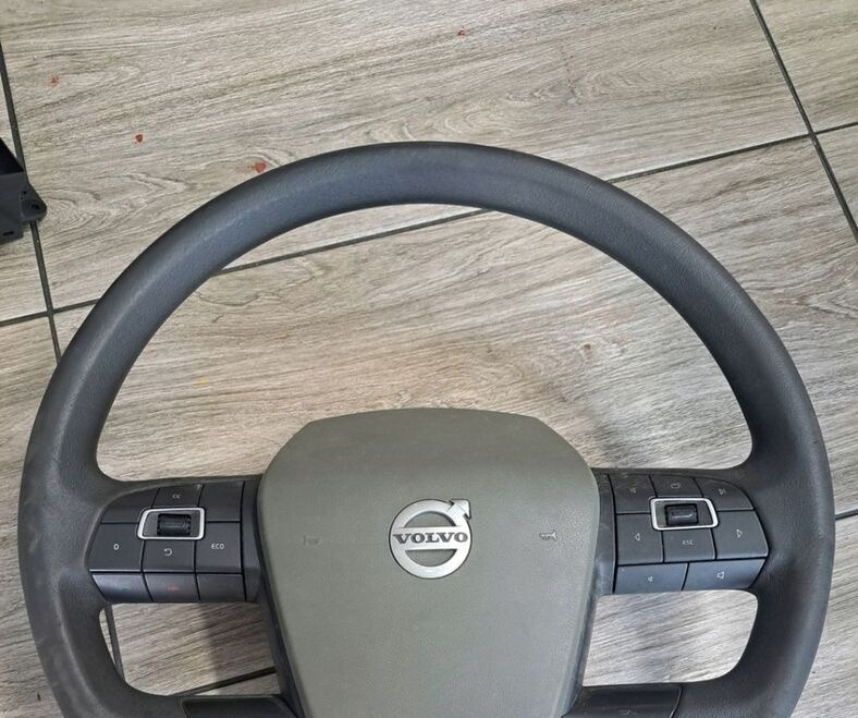 VOLVO KIEROWNICA WIELOFUNKCYJNA VOLVO FH 4 FMX - Τιμόνι για Φορτηγό: φωτογραφία 1 VOLVO KIEROWNICA WIELOFUNKCYJNA VOLVO FH 4 FMX - Τιμόνι για Φορτηγό: φωτογραφία 1