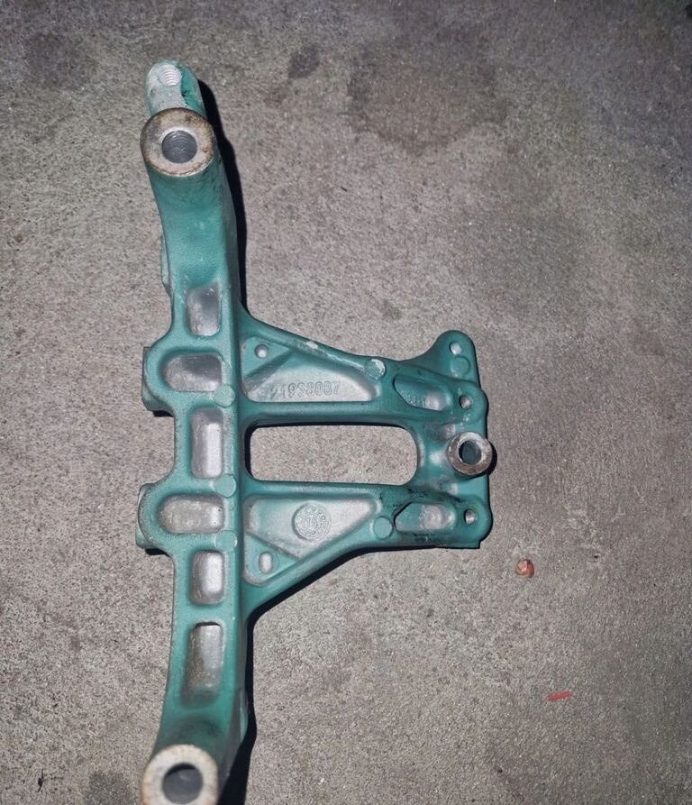 VOLVO WSPORNIK ŁAPA MOCOWANIE PODSTAWA VOLVO FH 16 D16K 21938087 - Αμάξωμα και εξωτερικό για Φορτηγό: φωτογραφία 3 VOLVO WSPORNIK ŁAPA MOCOWANIE PODSTAWA VOLVO FH 16 D16K 21938087 - Αμάξωμα και εξωτερικό για Φορτηγό: φωτογραφία 3