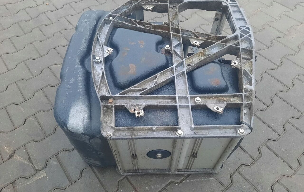 VOLVO ZBIORNIK ADBLUE RENAULT GAMA RANGE K C T VOLVO FH 4 FM 4 FMX FH 5 FM 5 - Μονάδα ρεζερβουάρ AdBlue για Φορτηγό: φωτογραφία 4 VOLVO ZBIORNIK ADBLUE RENAULT GAMA RANGE K C T VOLVO FH 4 FM 4 FMX FH 5 FM 5 - Μονάδα ρεζερβουάρ AdBlue για Φορτηγό: φωτογραφία 4