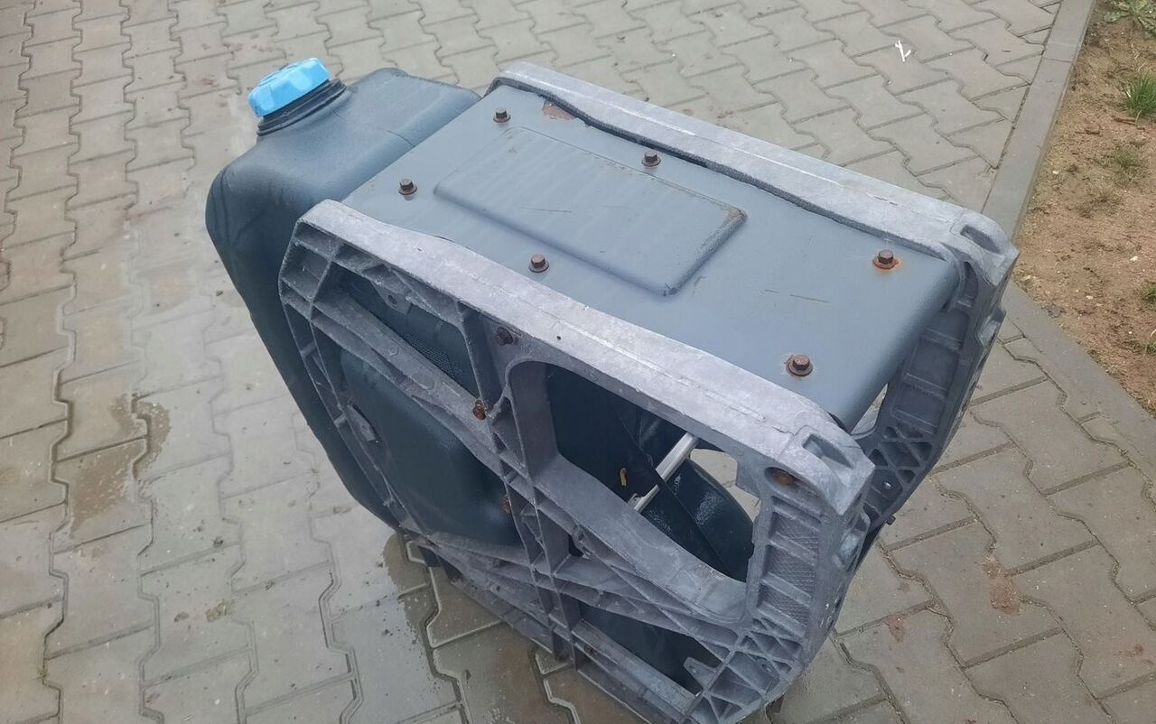 VOLVO ZBIORNIK ADBLUE RENAULT GAMA RANGE T K C VOLVO FH 4 FM 4 FMX FH 5 FM 5 - Μονάδα ρεζερβουάρ AdBlue για Φορτηγό: φωτογραφία 2 VOLVO ZBIORNIK ADBLUE RENAULT GAMA RANGE T K C VOLVO FH 4 FM 4 FMX FH 5 FM 5 - Μονάδα ρεζερβουάρ AdBlue για Φορτηγό: φωτογραφία 2