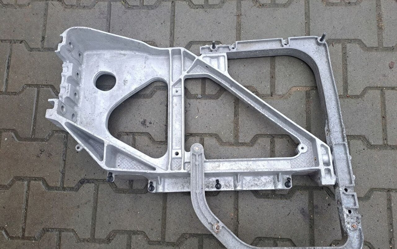 Volvo MOCOWANIE WSPORNIK BŁOTNIKA SKRZYNKI AKUMULATORÓW FH 4 REN - Fender για Φορτηγό: φωτογραφία 2 Volvo MOCOWANIE WSPORNIK BŁOTNIKA SKRZYNKI AKUMULATORÓW FH 4 REN - Fender για Φορτηγό: φωτογραφία 2