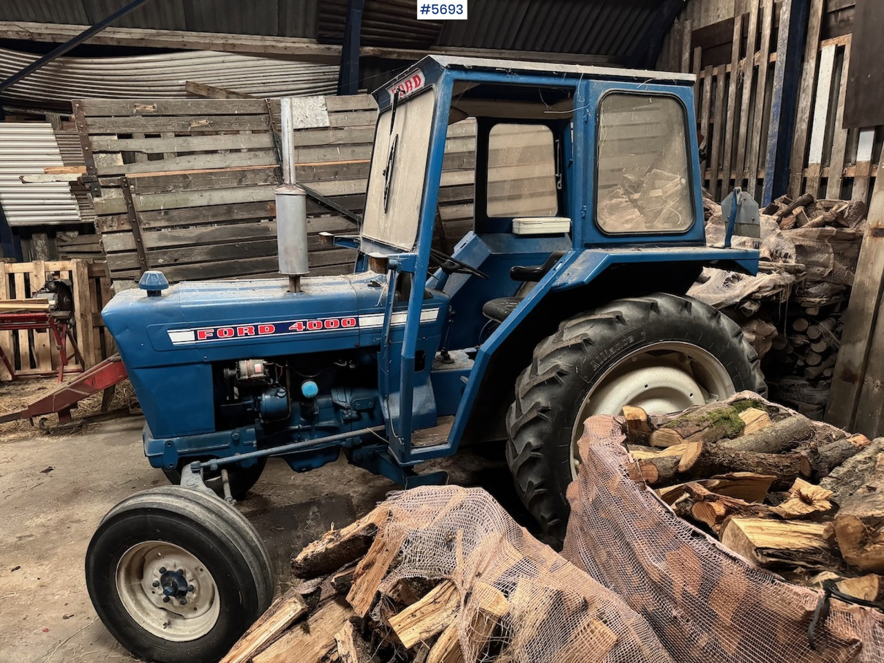 1975 Ford 4000 - Τρακτέρ: φωτογραφία 3 1975 Ford 4000 - Τρακτέρ: φωτογραφία 3