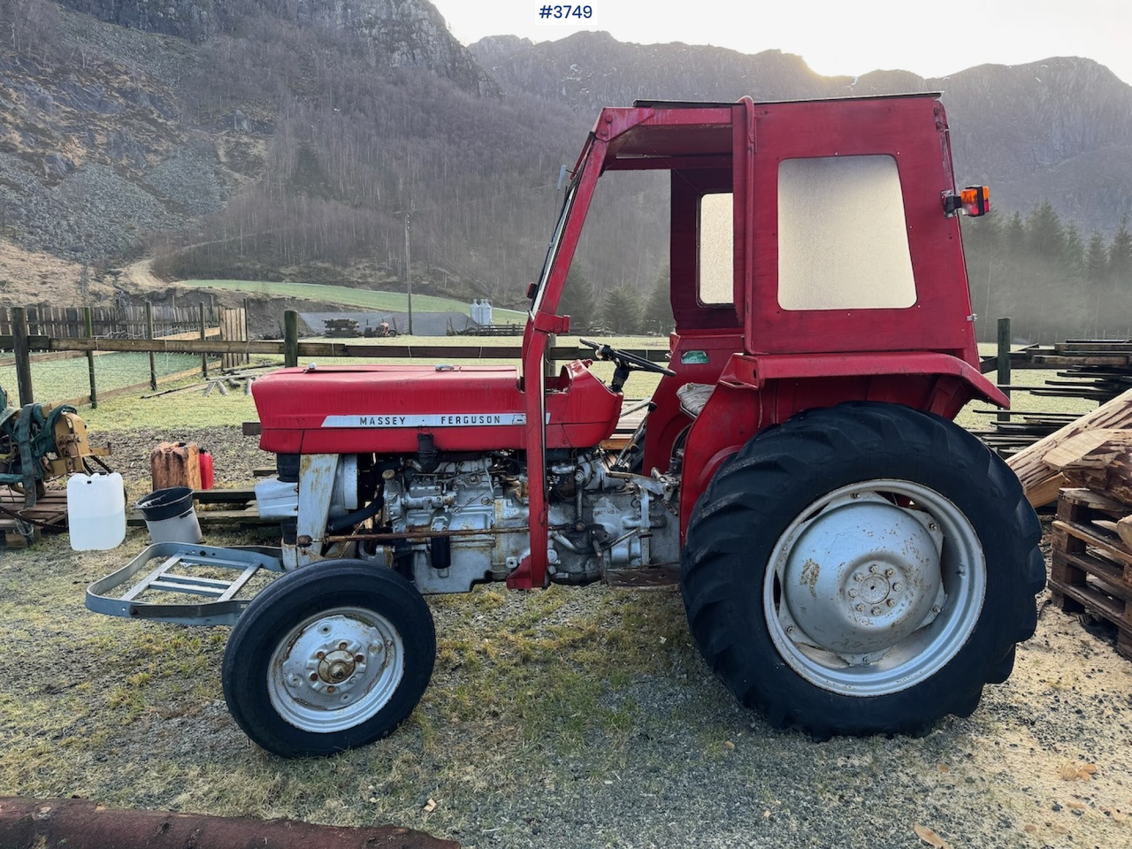 1977 Massey Ferguson 135 - Τρακτέρ: φωτογραφία 1 1977 Massey Ferguson 135 - Τρακτέρ: φωτογραφία 1