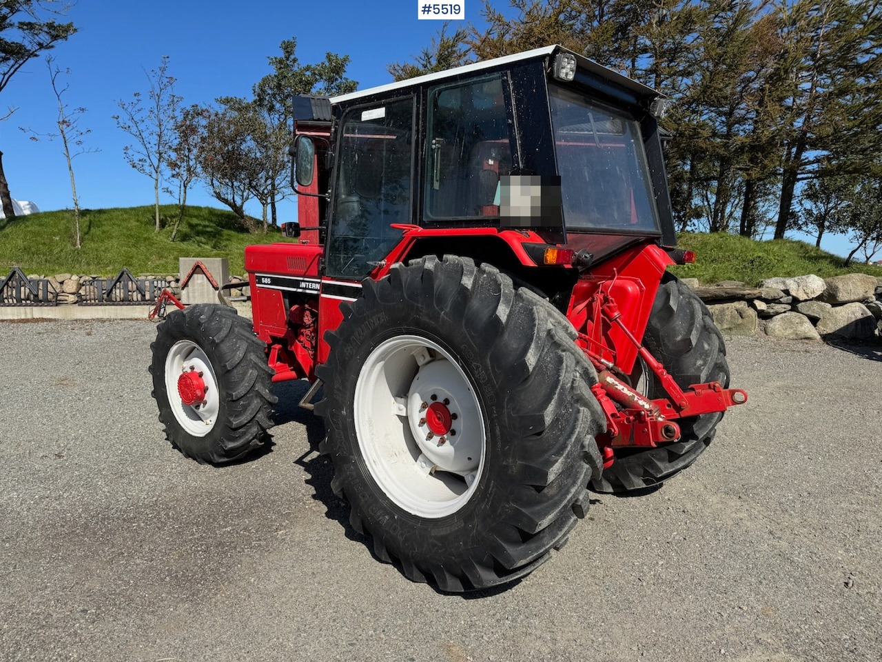 1983 International 585 - Τρακτέρ: φωτογραφία 3 1983 International 585 - Τρακτέρ: φωτογραφία 3