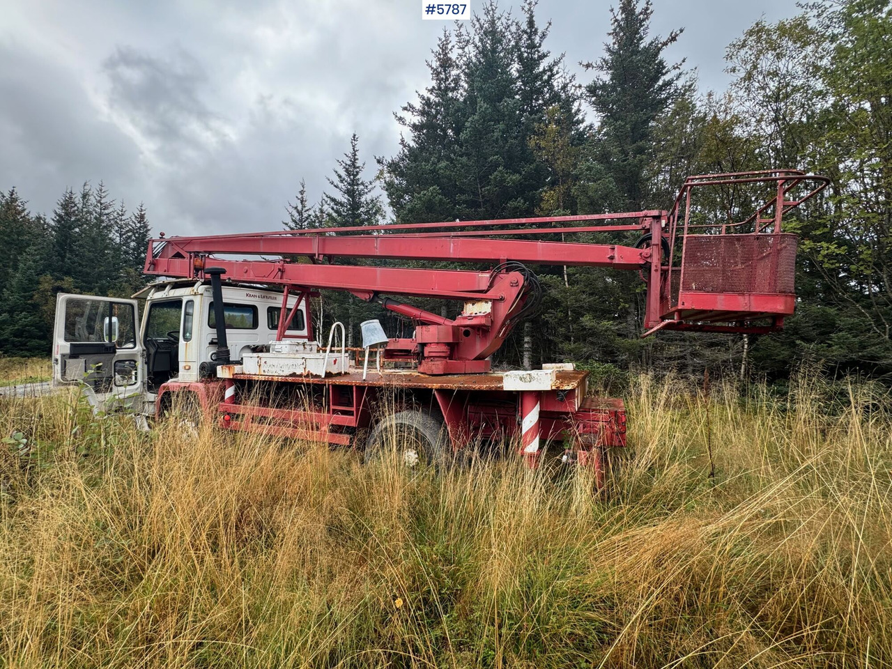 1986 Volvo FL614 with Lift. SEE VIDEO! - Φορτηγό με εναέρια πλατφόρμα: φωτογραφία 4 1986 Volvo FL614 with Lift. SEE VIDEO! - Φορτηγό με εναέρια πλατφόρμα: φωτογραφία 4