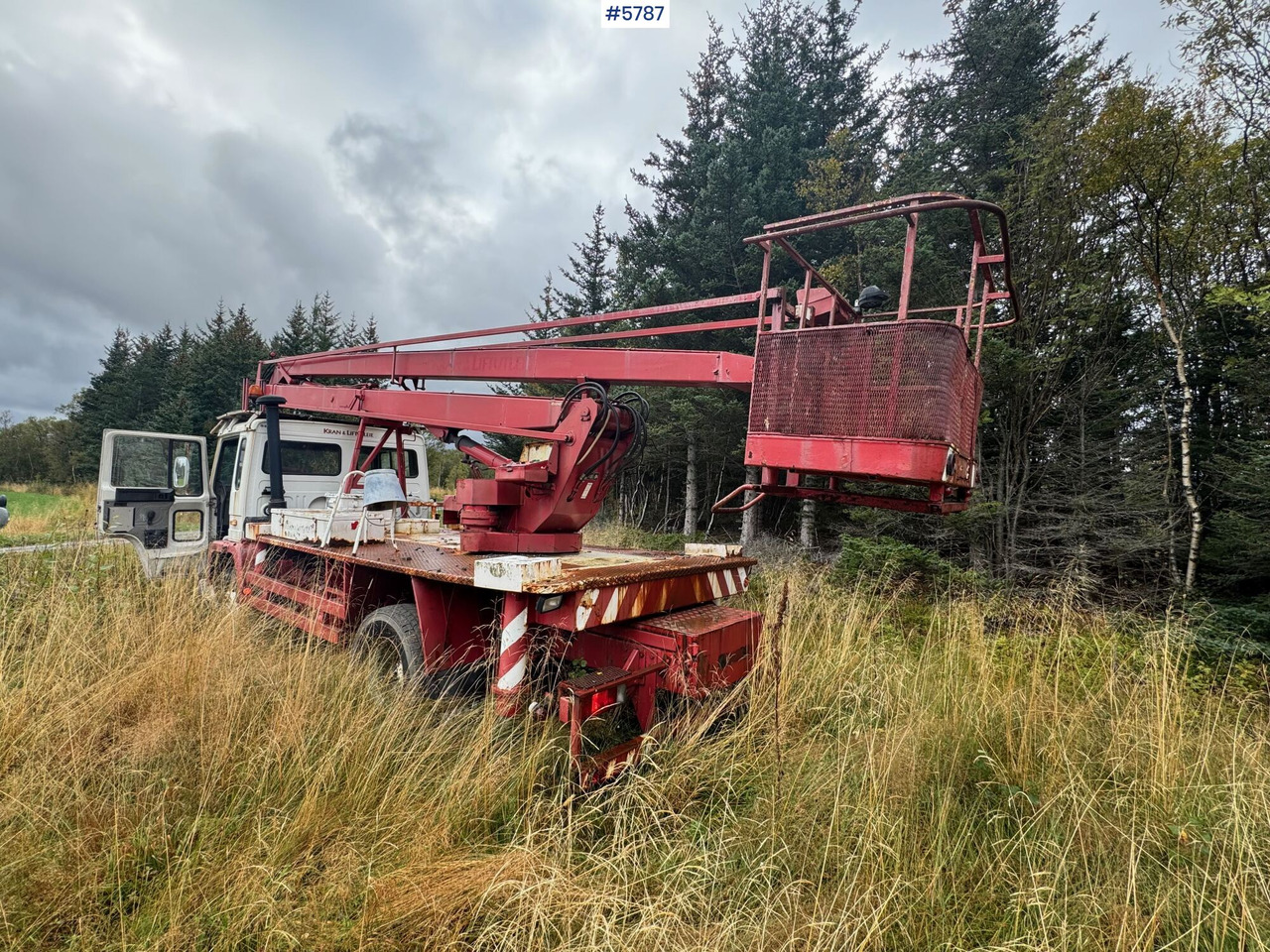1986 Volvo FL614 with Lift. SEE VIDEO! - Φορτηγό με εναέρια πλατφόρμα: φωτογραφία 5 1986 Volvo FL614 with Lift. SEE VIDEO! - Φορτηγό με εναέρια πλατφόρμα: φωτογραφία 5