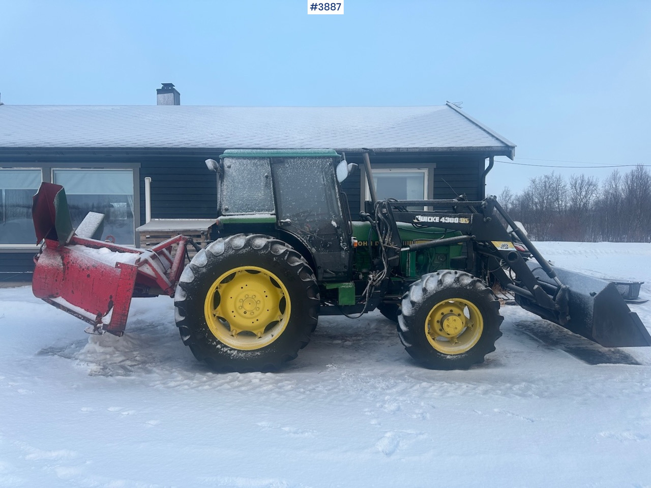 1987 John Deere Power Synchron 2450 4x4 w/ Quicke 4300 front loader, snow blower and gravel bucket. WATCH VIDEO. - Τρακτέρ: φωτογραφία 2 1987 John Deere Power Synchron 2450 4x4 w/ Quicke 4300 front loader, snow blower and gravel bucket. WATCH VIDEO. - Τρακτέρ: φωτογραφία 2