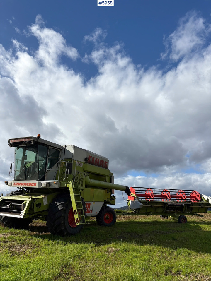 1993 Claas Commandor 228 CS - Θεριζοαλωνιστική μηχανή: φωτογραφία 2 1993 Claas Commandor 228 CS - Θεριζοαλωνιστική μηχανή: φωτογραφία 2