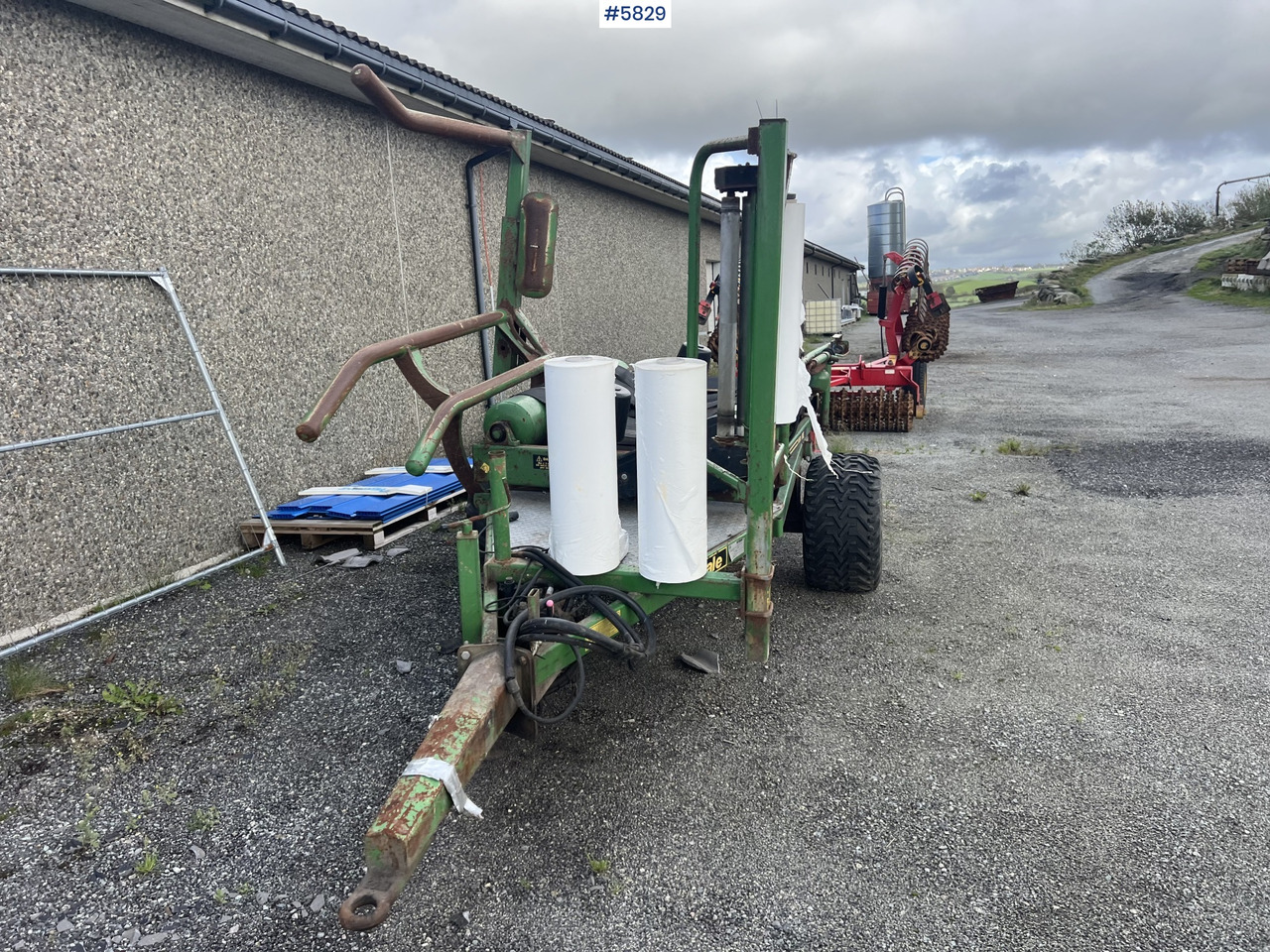 1996 Mchale 991B round bale wrapper - Σανού και κτηνοτροφικά μηχανήματα: φωτογραφία 4 1996 Mchale 991B round bale wrapper - Σανού και κτηνοτροφικά μηχανήματα: φωτογραφία 4
