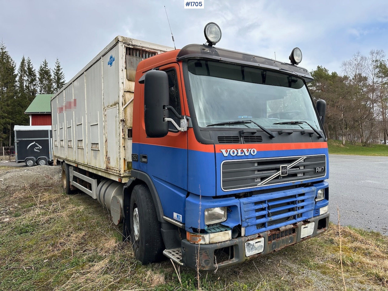 2000 Volvo 250 4x2 reparasjonsobjekt - Φορτηγό κόφα: φωτογραφία 1 2000 Volvo 250 4x2 reparasjonsobjekt - Φορτηγό κόφα: φωτογραφία 1