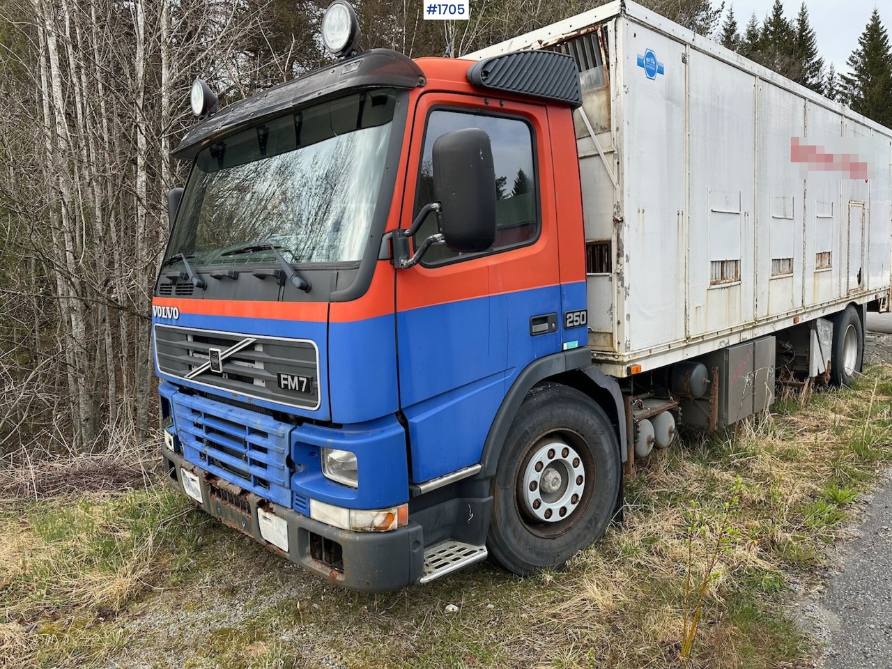 2000 Volvo 250 4x2 reparasjonsobjekt - Φορτηγό κόφα: φωτογραφία 3 2000 Volvo 250 4x2 reparasjonsobjekt - Φορτηγό κόφα: φωτογραφία 3