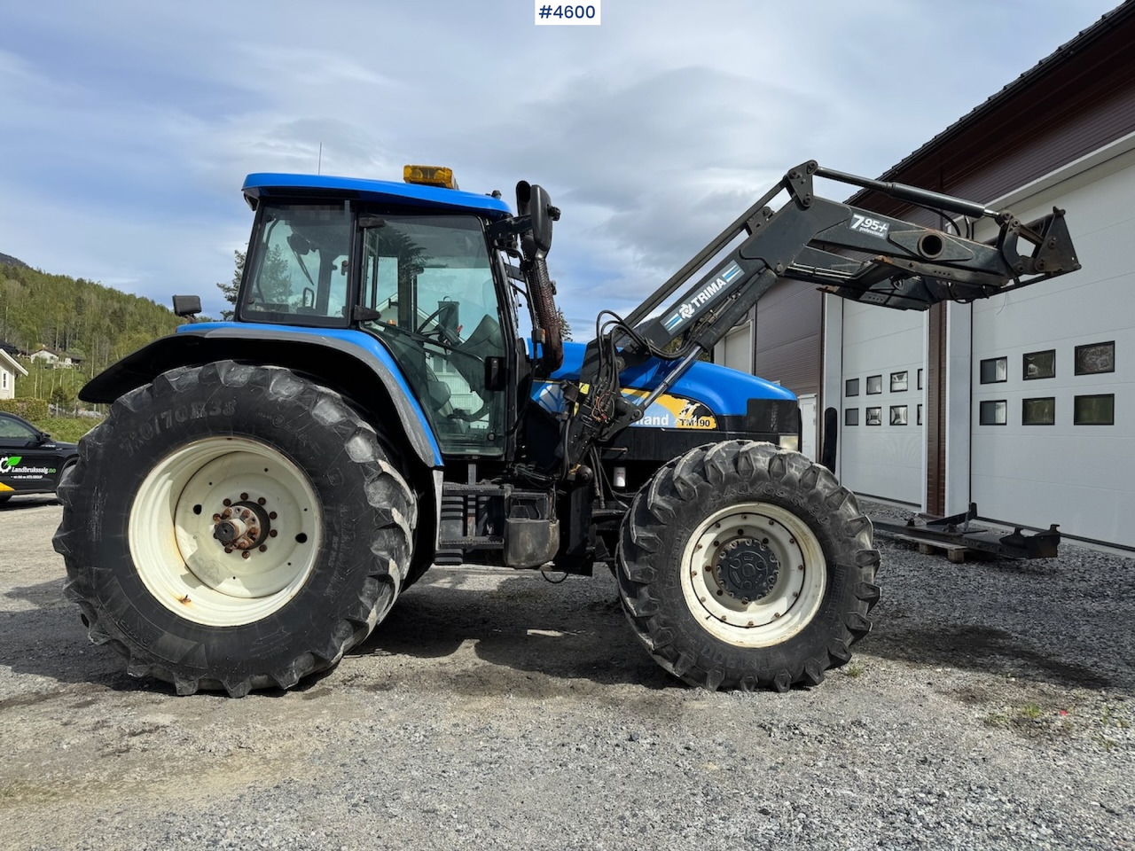 2005 New Holland TM190 w/front loader - Τρακτέρ: φωτογραφία 1 2005 New Holland TM190 w/front loader - Τρακτέρ: φωτογραφία 1