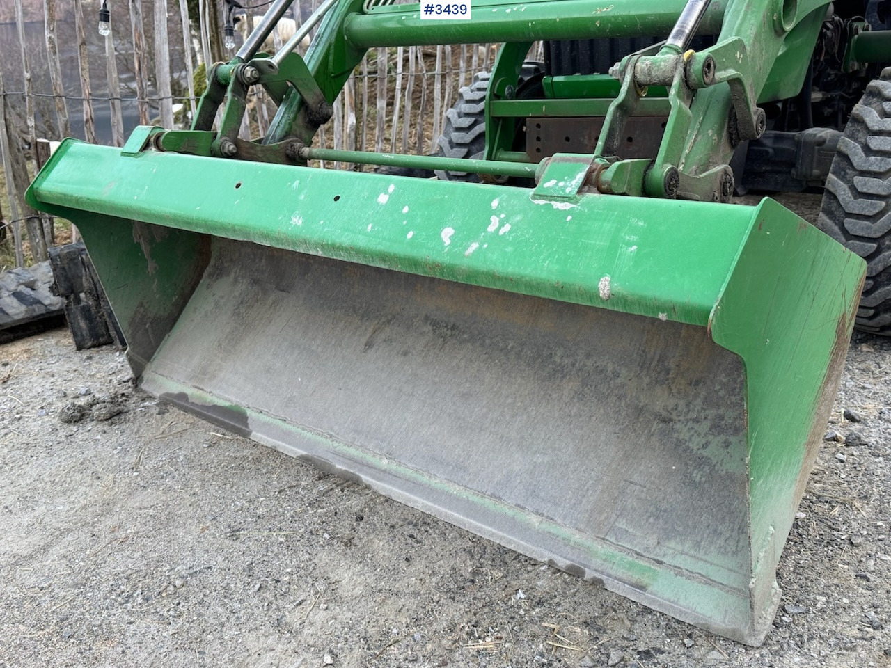 2008 John Deere 3720 w/front loader and bucket - Τρακτέρ: φωτογραφία 3 2008 John Deere 3720 w/front loader and bucket - Τρακτέρ: φωτογραφία 3