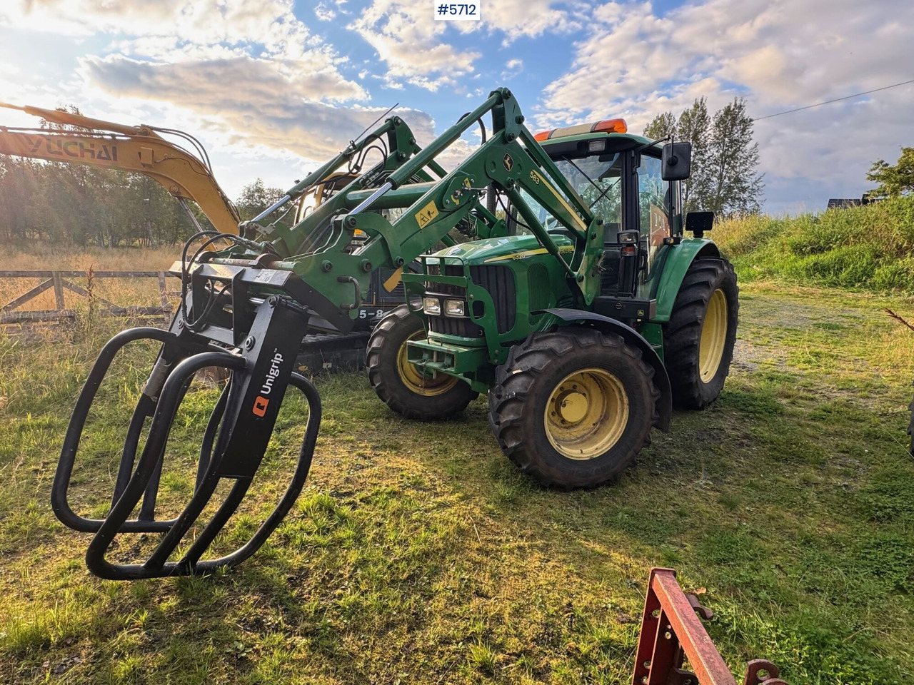 2008 John Deere 6320 SE with front loader and 2 buckets! - Τρακτέρ: φωτογραφία 1 2008 John Deere 6320 SE with front loader and 2 buckets! - Τρακτέρ: φωτογραφία 1