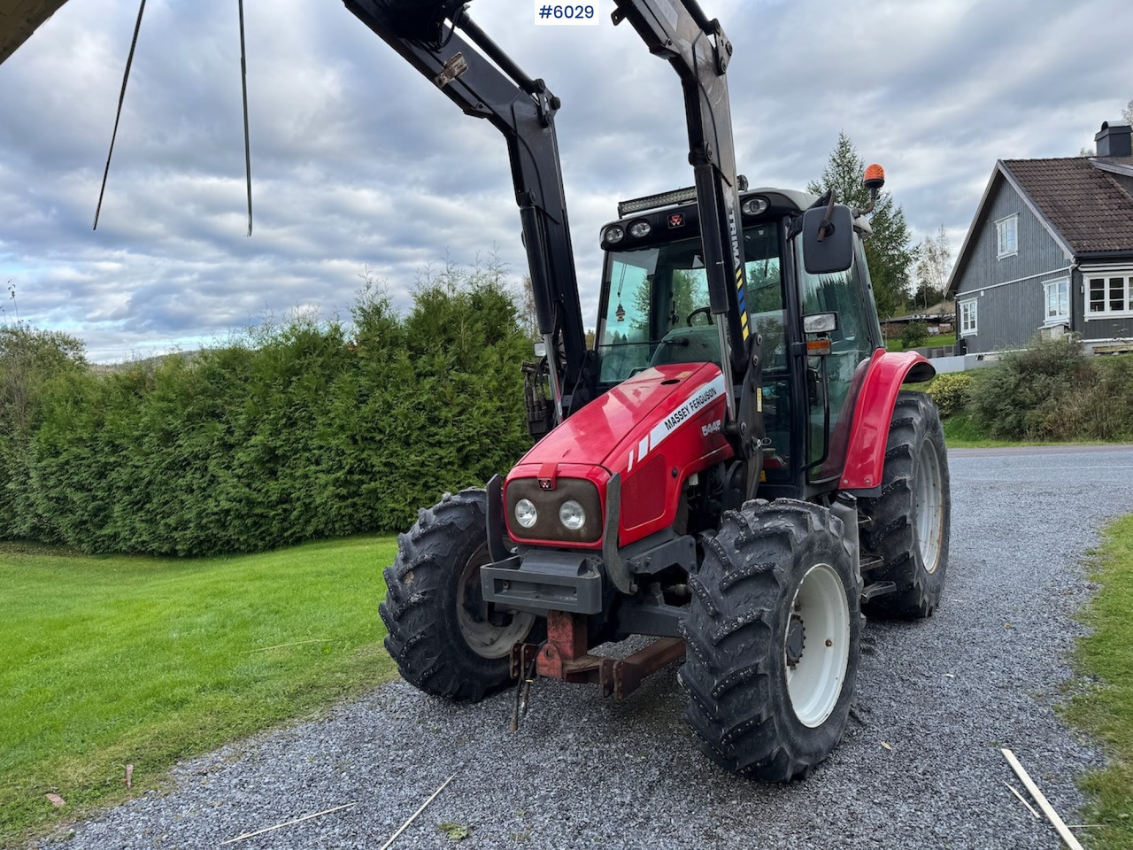 2010 Massey Ferguson 5445 with Front Loader - Τρακτέρ: φωτογραφία 2 2010 Massey Ferguson 5445 with Front Loader - Τρακτέρ: φωτογραφία 2